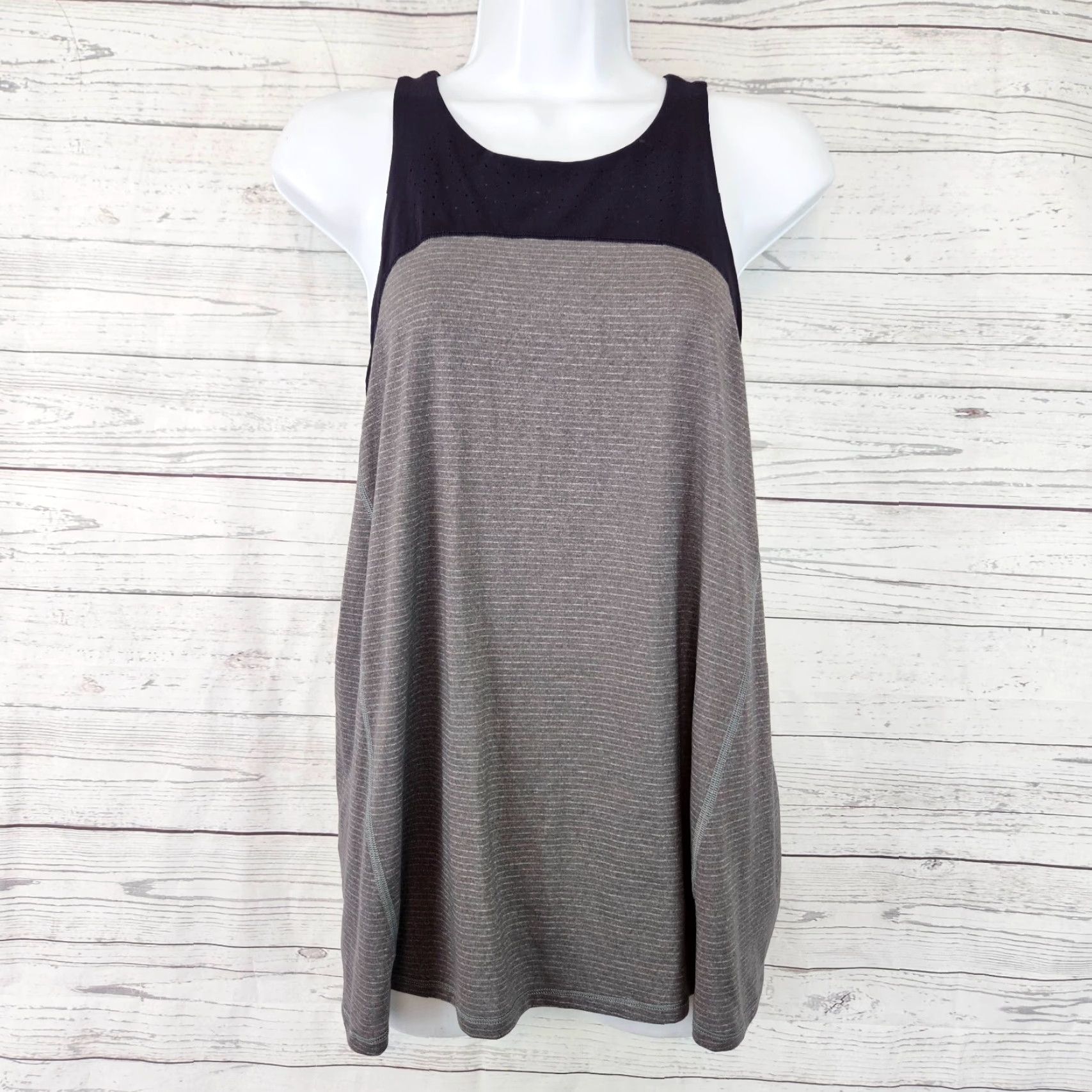 Lululemon Lululemon Womens Tank Top Clip In Sz 10 Gray Blue Split Back Shirt Sleeveless Activewear Womens Size L / US 10 / IT 46 - 2 Thumbnail