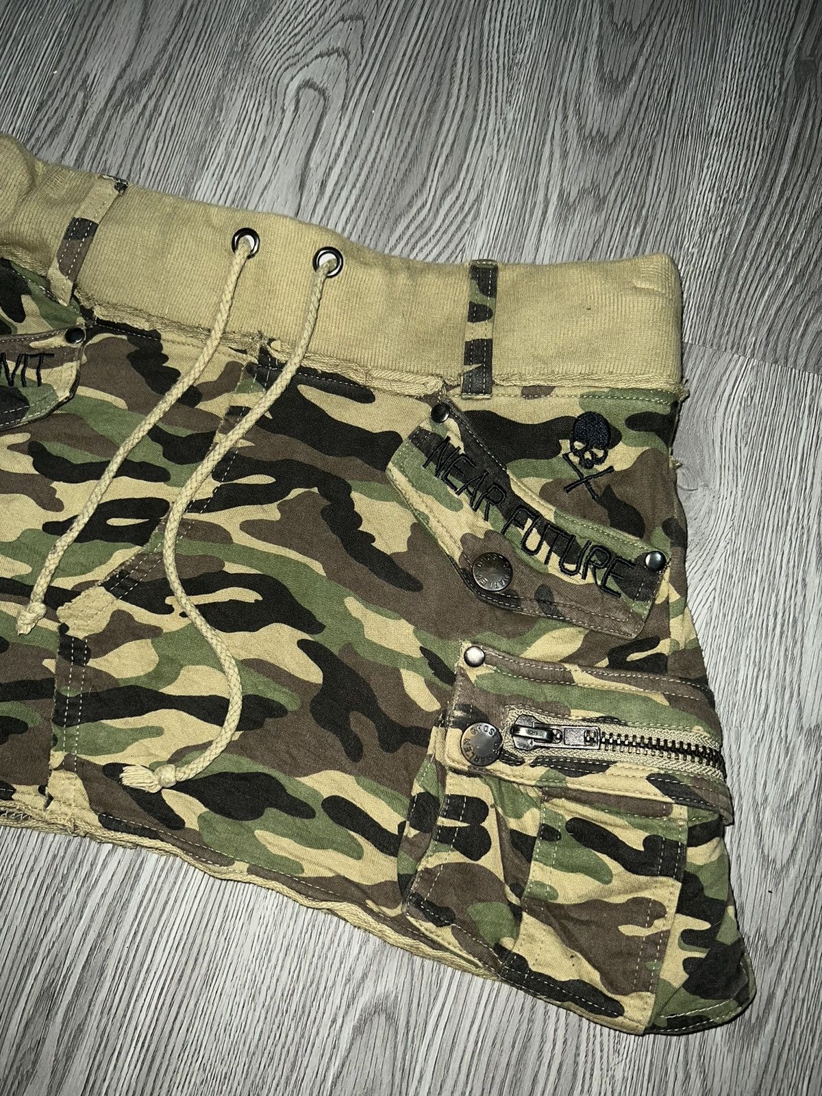 Japanese Brand Skull camo mini skirt ☠️🎀 Size 24" / US 00 / IT 34 - 7 Thumbnail