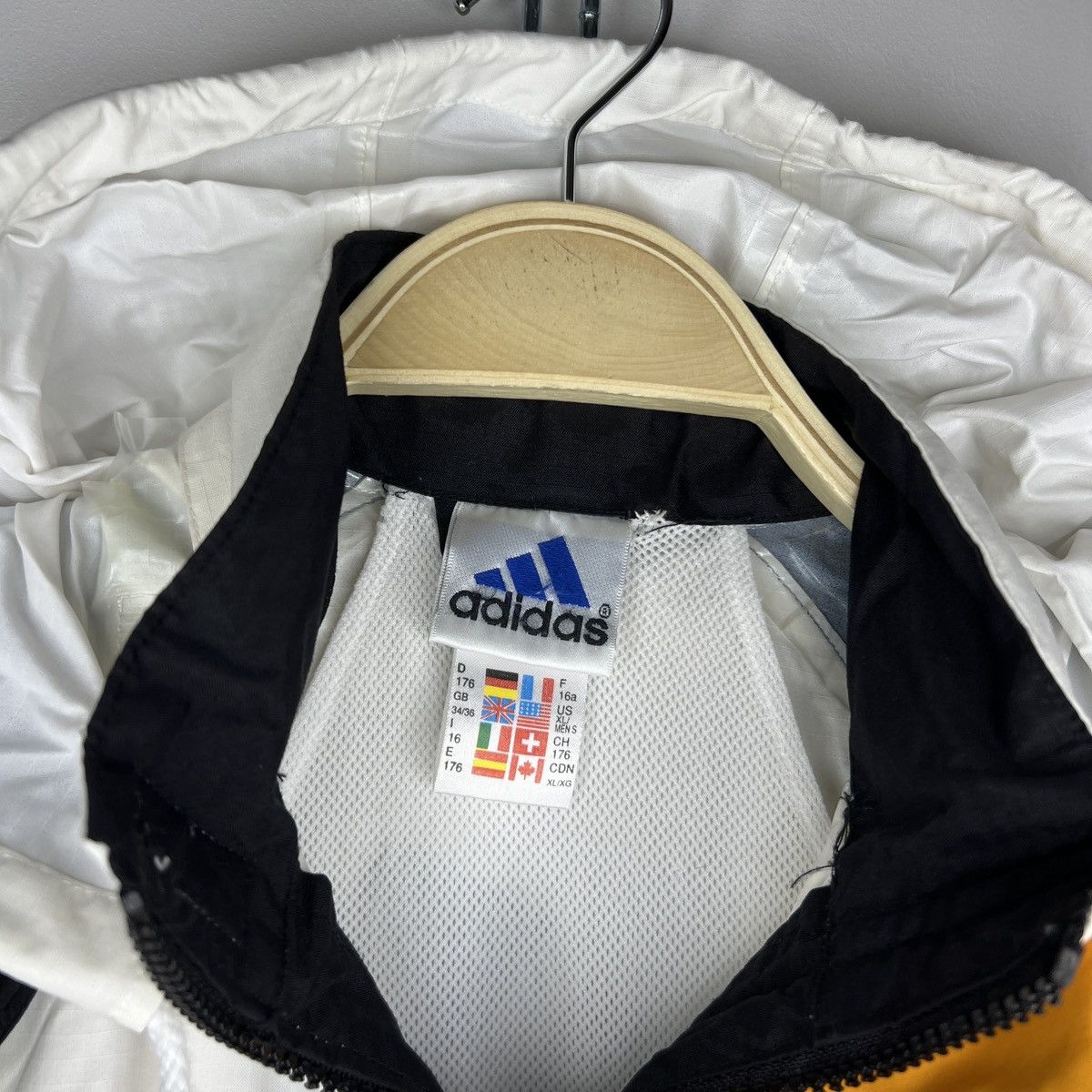 Adidas × Vintage Crazy Vintage 90s White Adidas Germany Soccer Windbreaker Size US M / EU 48-50 / 2 - 6 Thumbnail