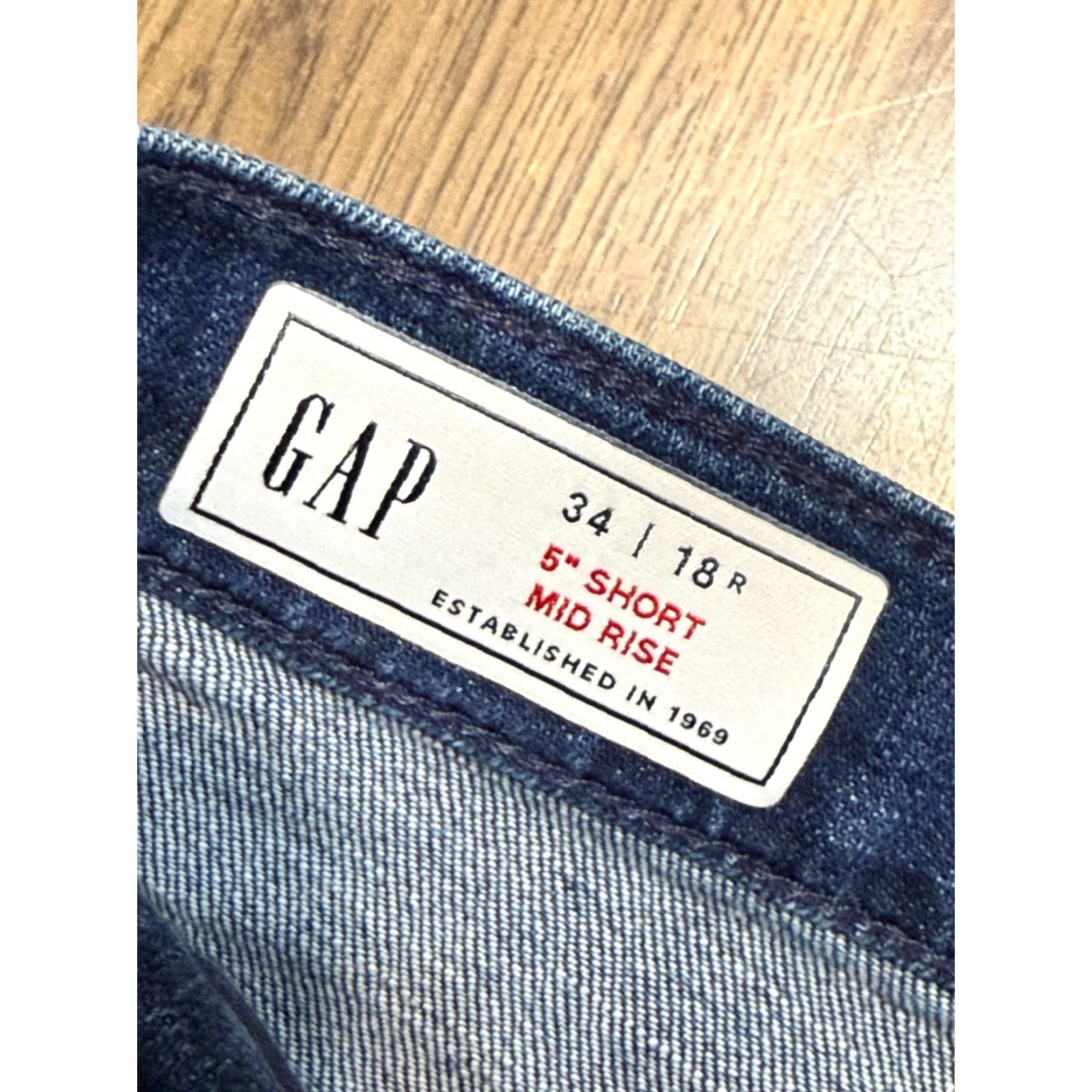 Gap GAP Jeans Shorts Women's 18R Blue Denim Casual 5" Short Mid Rise Bermuda 5-Pocket Design Womens Size 40" / US 18 - 6 Thumbnail