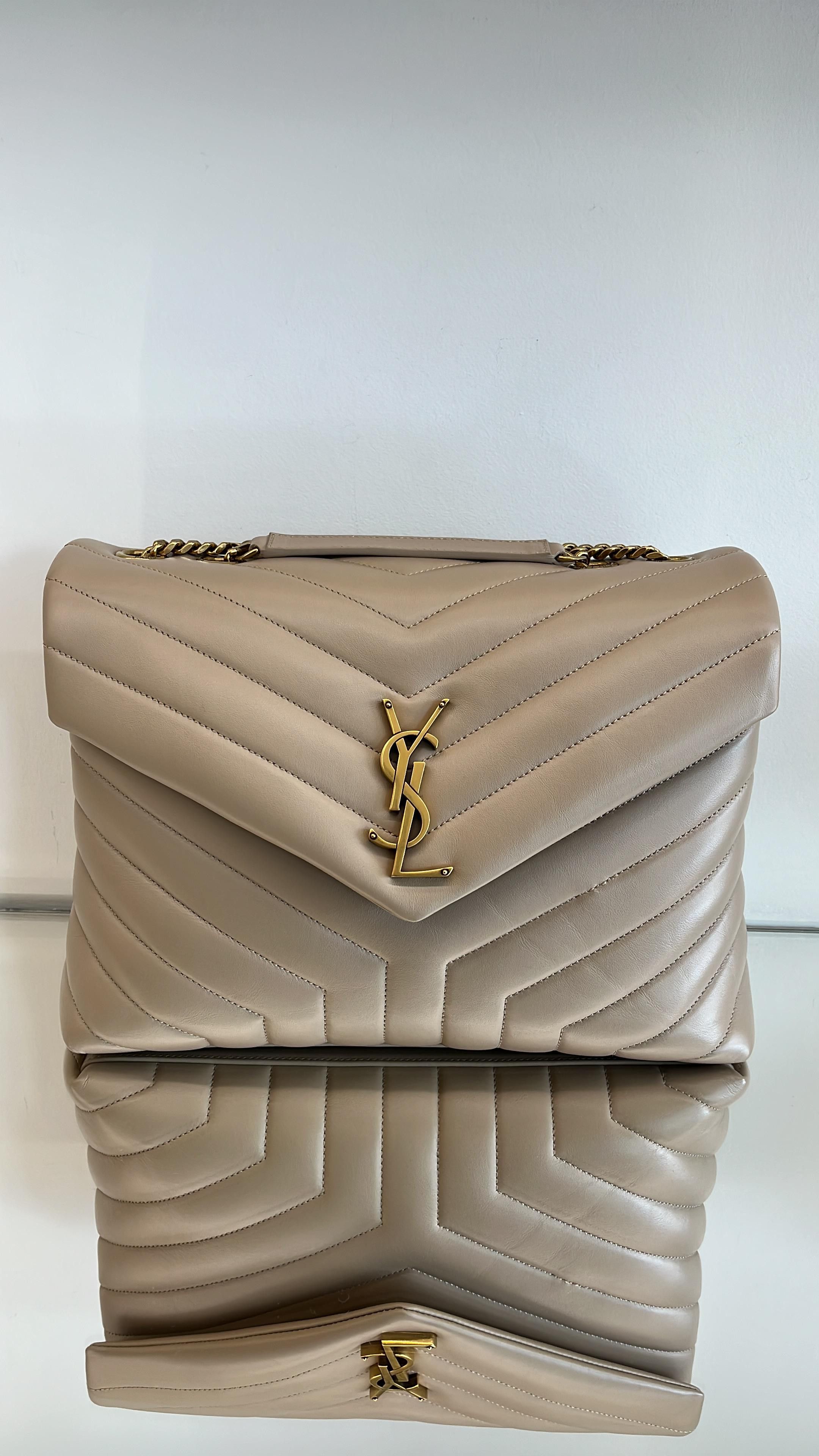 Saint Laurent Paris o1s1wg111125 Size: M / Loulou Medium Shoulder Bag in Beige Size ONE SIZE - 1 Preview