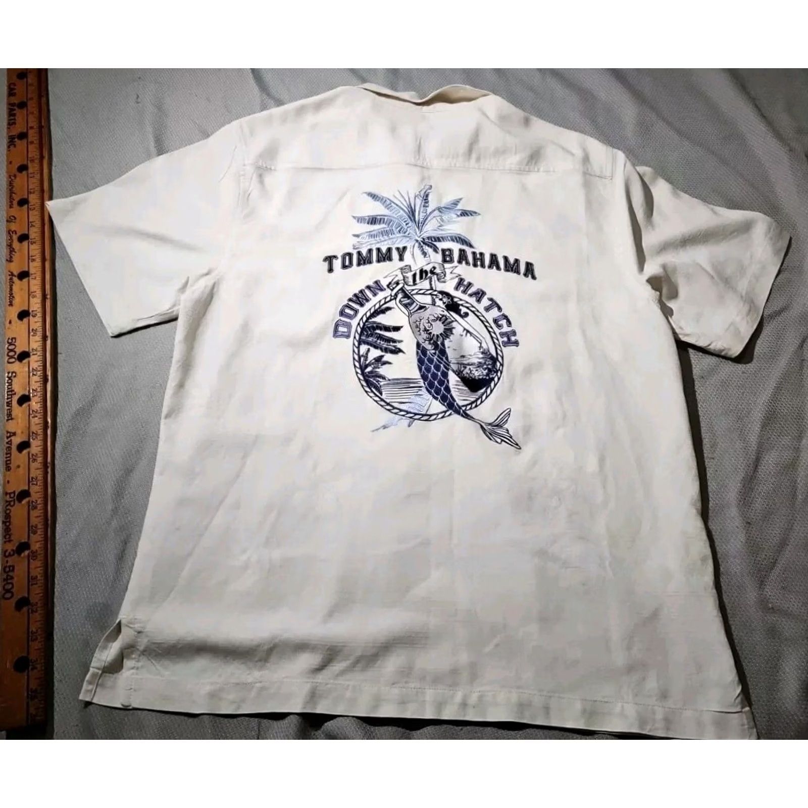 Tommy Bahama VINTAGE Tommy Bahama Camp Shirt Mens L Down The Hatch Embroidered Panelback Silk Size US L / EU 52-54 / 3 - 2 Thumbnail