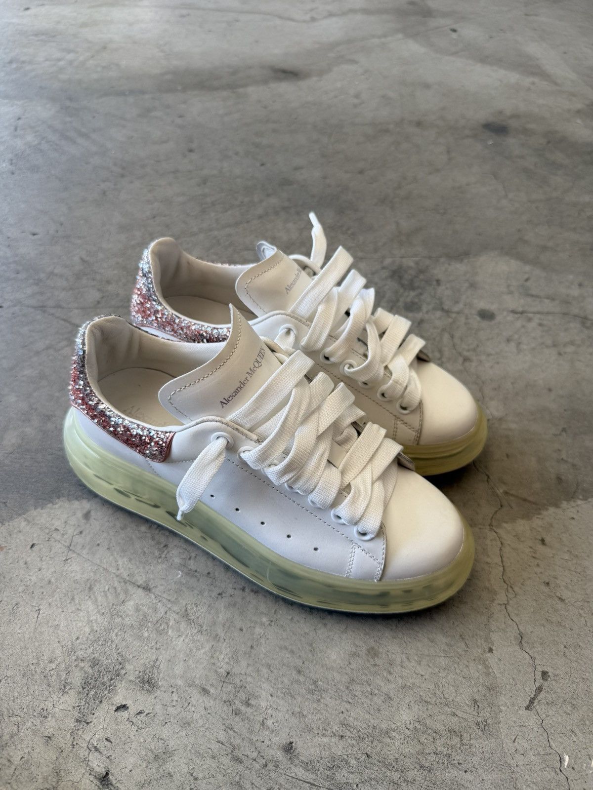 Alexander McQueen Alexander McQueen oversized sneaker IT size 37.5 Size US 7.5 / IT 37.5 - 2 Thumbnail