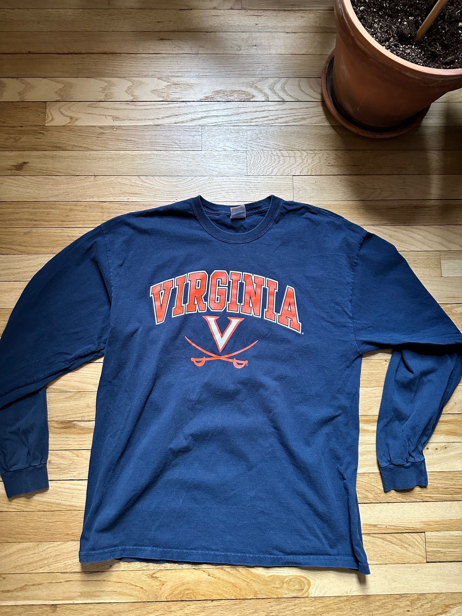 Gildan Virginia Cavaliers Shirt UVA XL Blue NCAA Long Sleeve Size US XL / EU 56 / 4 - 1 Thumbnail