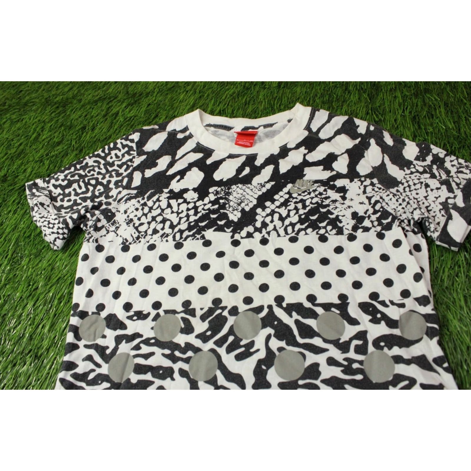 Nike NIKE Shirt Womens T-Shirt 2014 Casual White/Black XS S 694116-100 Junior TEE Jersey Size S / US 4 / IT 40 - 2 Thumbnail
