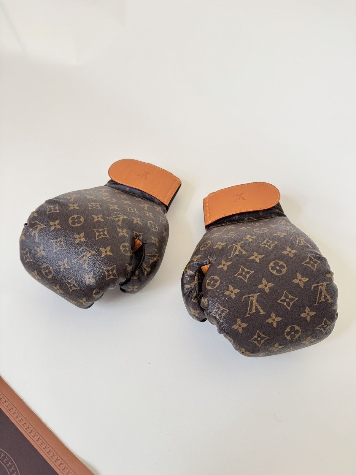 Louis Vuitton Karl Lagerfeld Louis Vuitton Boxing Gloves Size ONE SIZE - 7 Thumbnail
