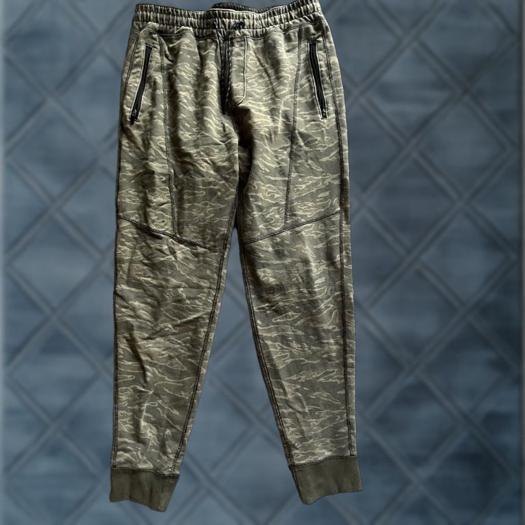 Abercrombie & Fitch VINTAGE Abercrombie & Fitch Mens Small Stretch Chino Jogger Pants Green Camo Drawstring Size US 29 - 1 Thumbnail