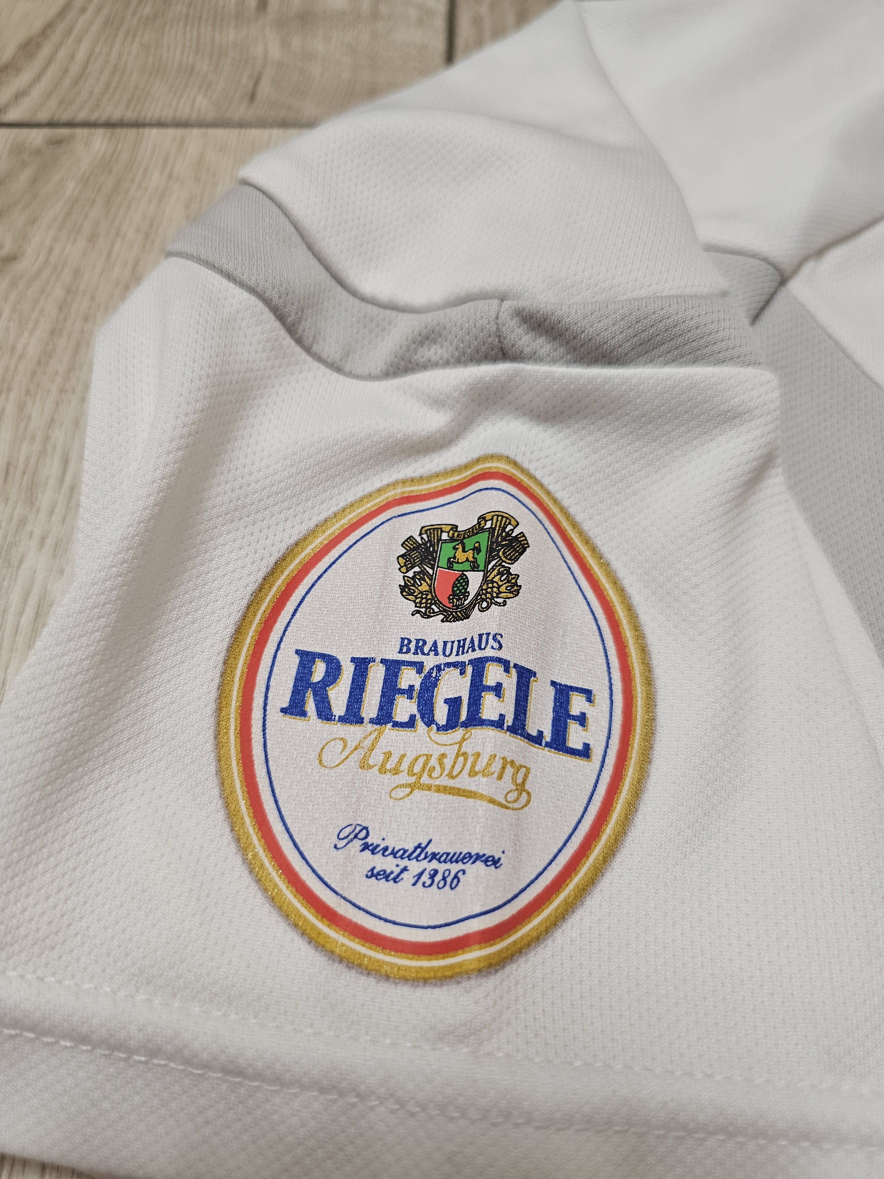 Other AUGSBURG 2011 2012 HOME SIGNET FOOTBALL SHIRT SOCCER JERSEY Size US XS / EU 42 / 0 - 7 Thumbnail