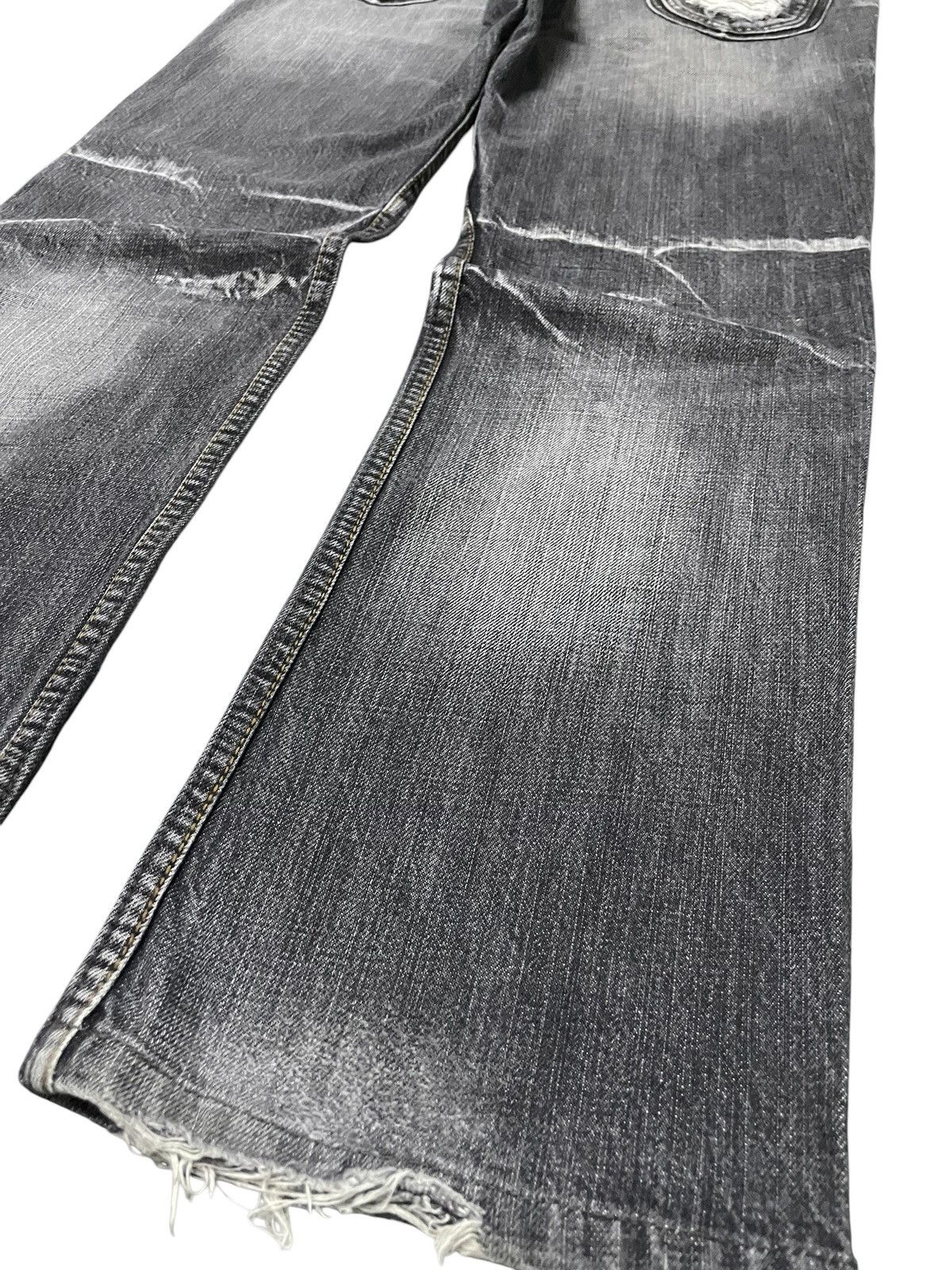 HIDEAWAYS × LOWBOX × Le Grande Bleu (L.G.B.) Hideaways Nicole Distressed Poems Patched Flared Jeans Size US 32 / EU 48 - 16 Thumbnail