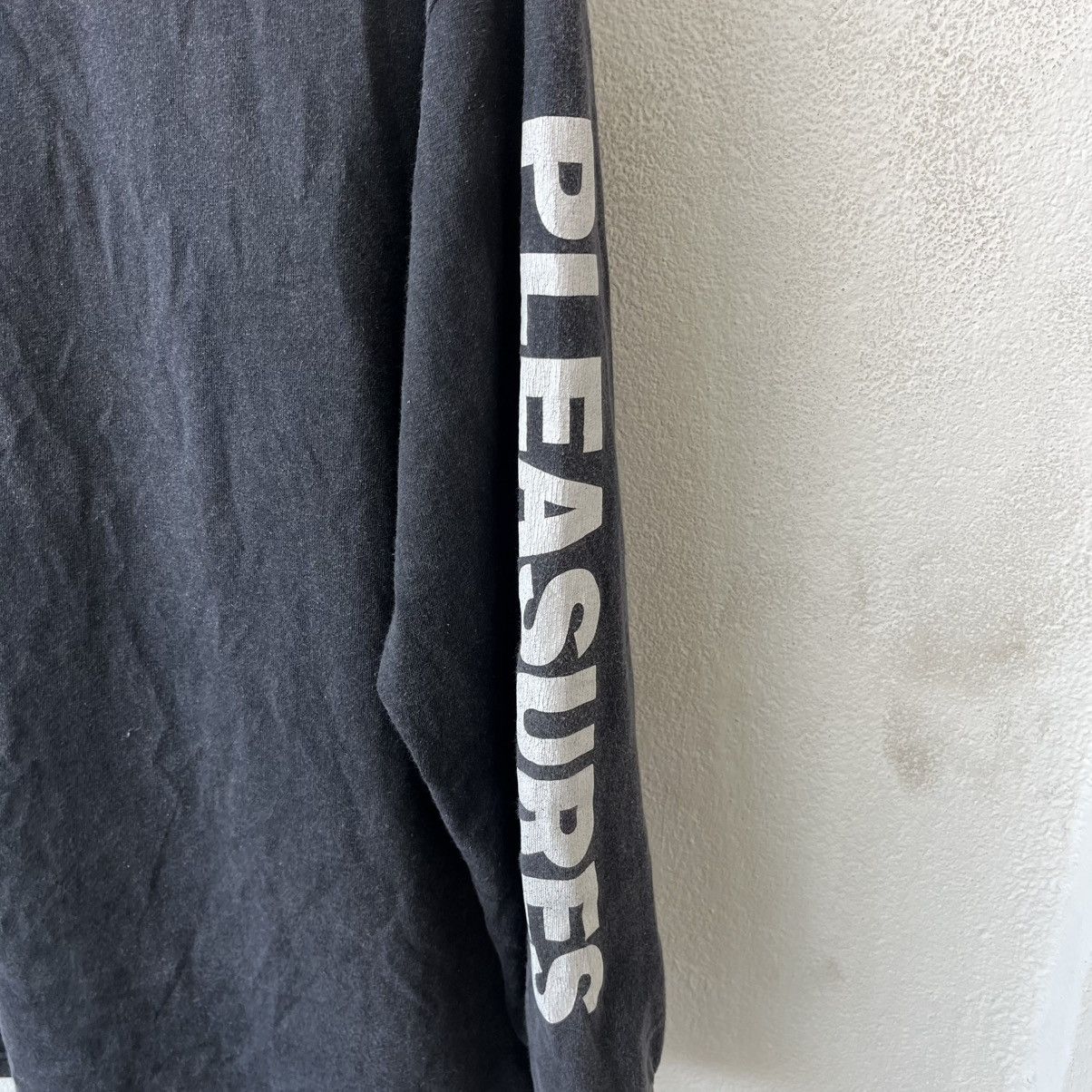Pleasures VINTAGE SUNFADED PLEASURES ANXIETY LONG SLEEVE SHIRT Size US M / EU 48-50 / 2 - 7 Thumbnail