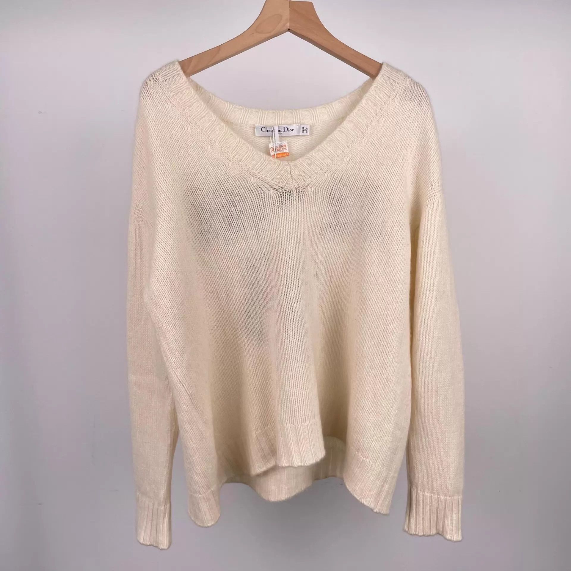 Dior Dior Cashmere White Top Size 36 Size XS / US 0-2 / IT 36-38 - 2 Thumbnail