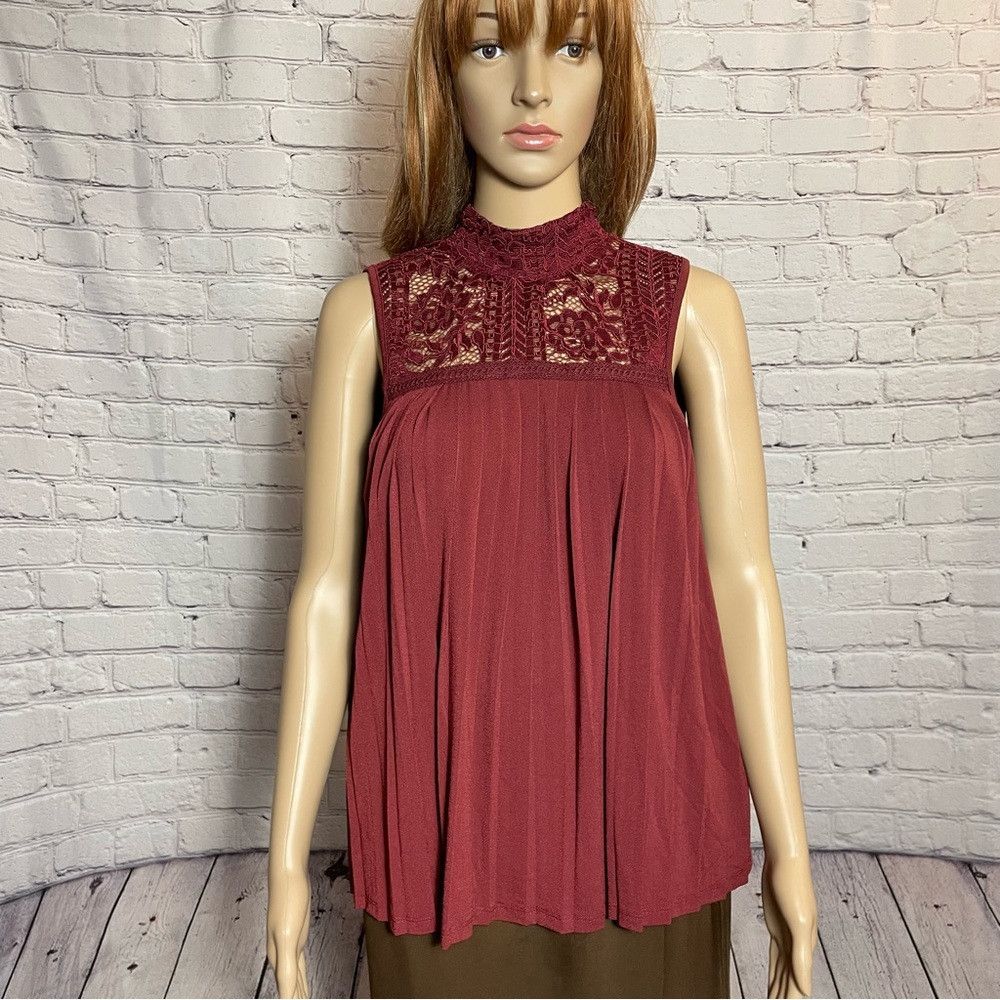 Other NWT New $68 Cable & Gauge Sleeveless Pleated Top With Embro Size S / US 4 / IT 40 - 1 Thumbnail