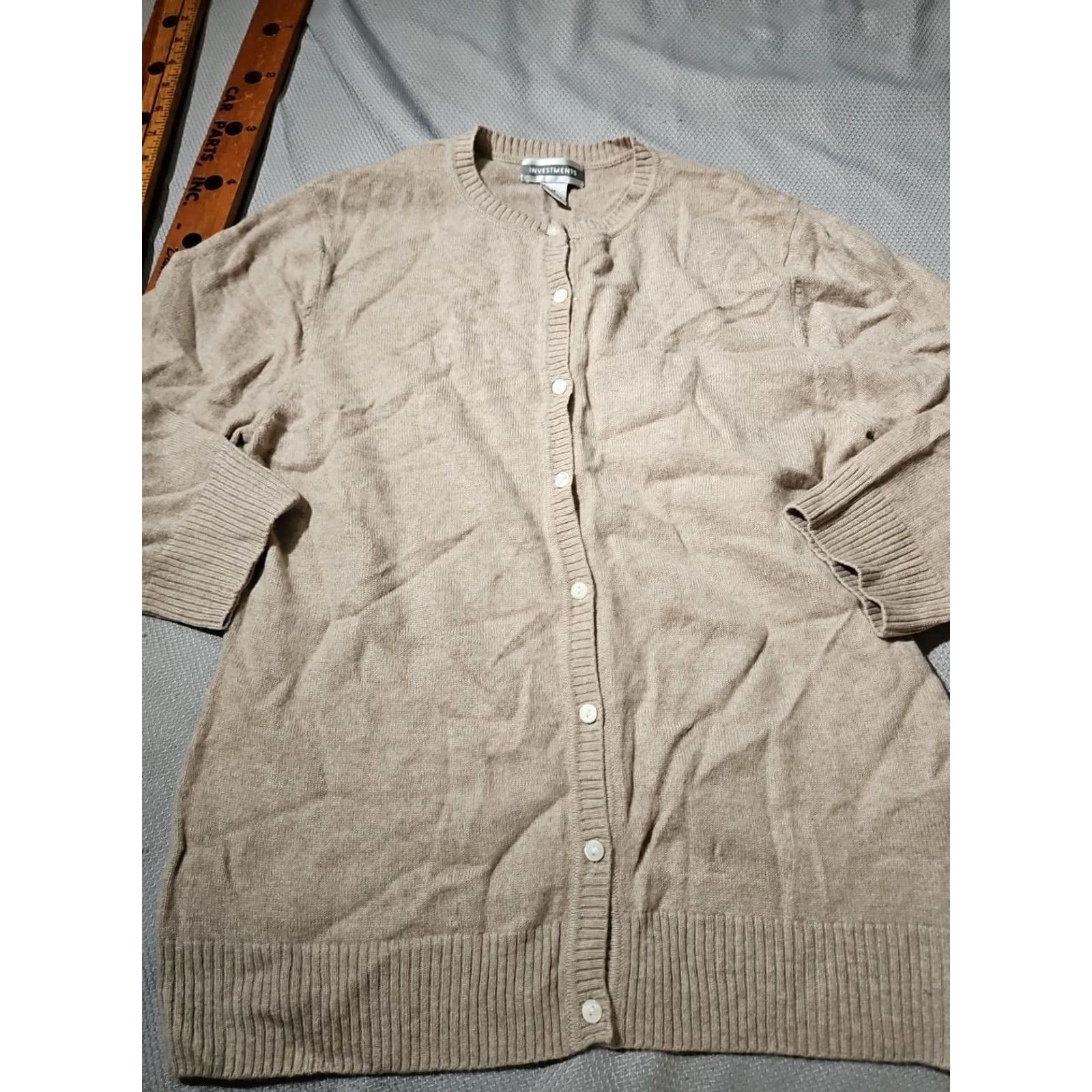 Vintage VINTAGE Investments Sweater Womens Medium Beige Cardigan Button Preppy Dainty Luxury Size M / US 6-8 / IT 42-44 - 4 Thumbnail