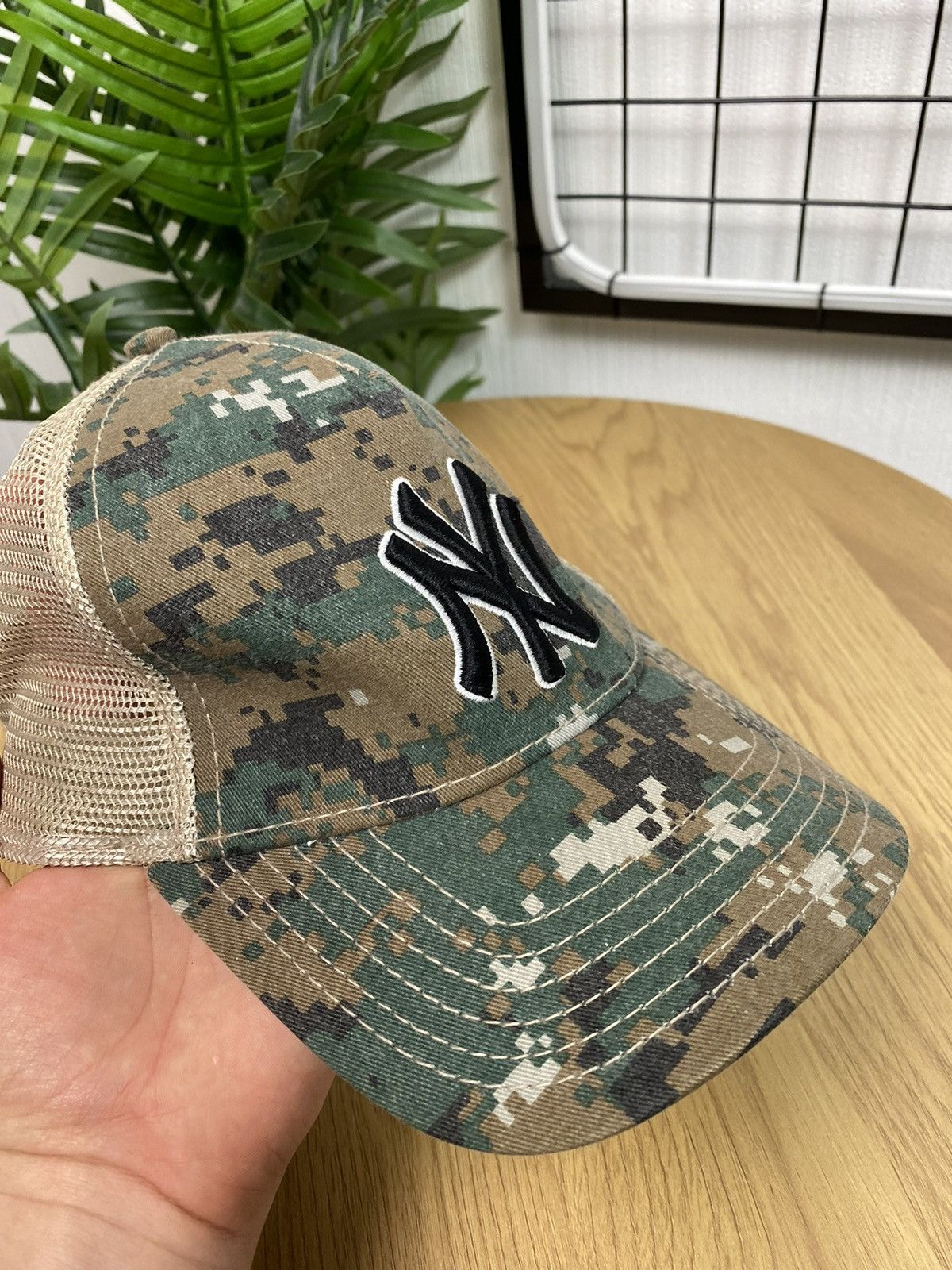 New Era New York Yankees New Era Camo Trucker Hat Unisex OS Cap Size ONE SIZE - 5 Thumbnail