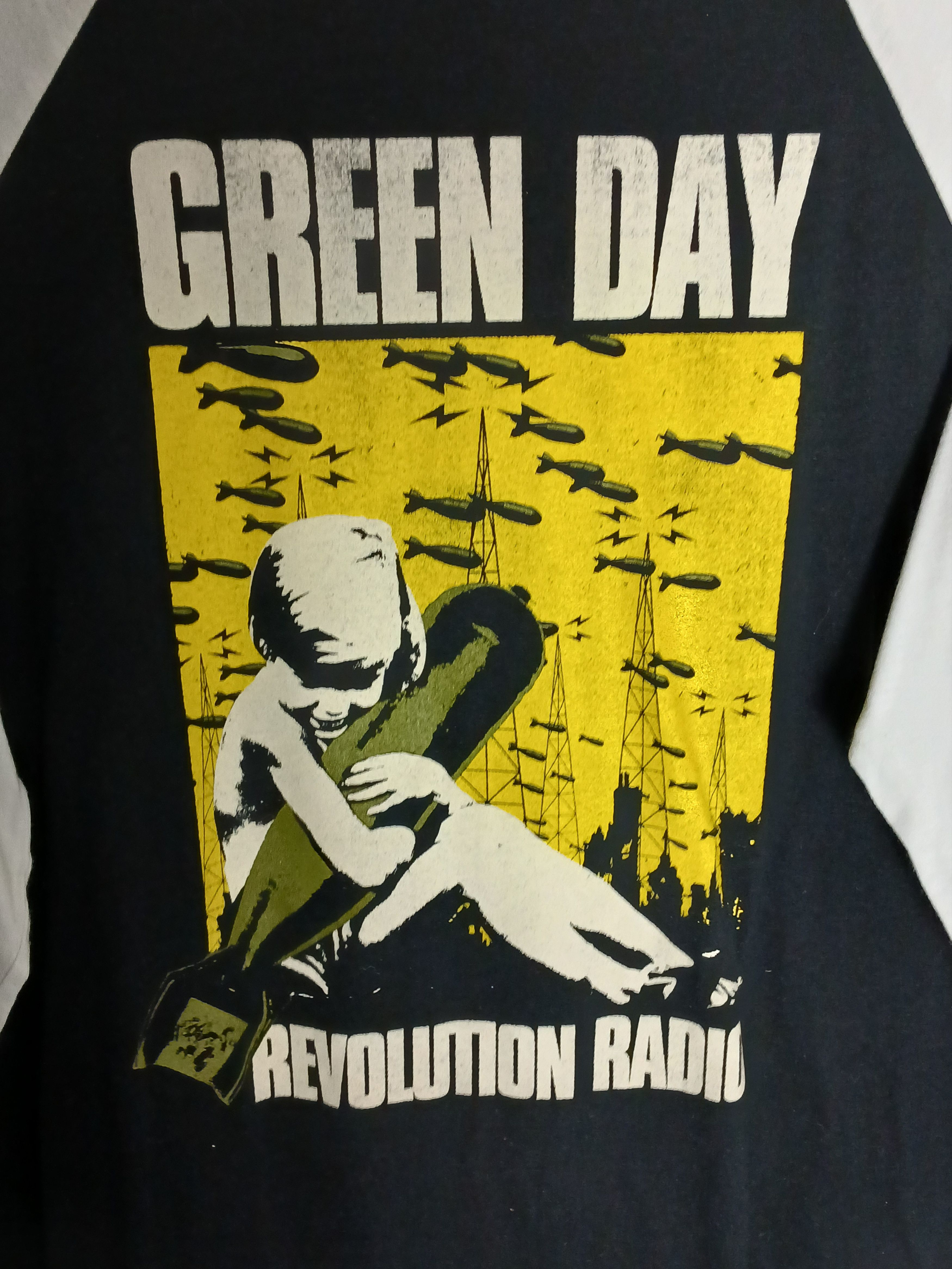 Band Tees Green Day Revolution Radio Long Sleeve T-Shirt Size US M / EU 48-50 / 2 - 3 Thumbnail