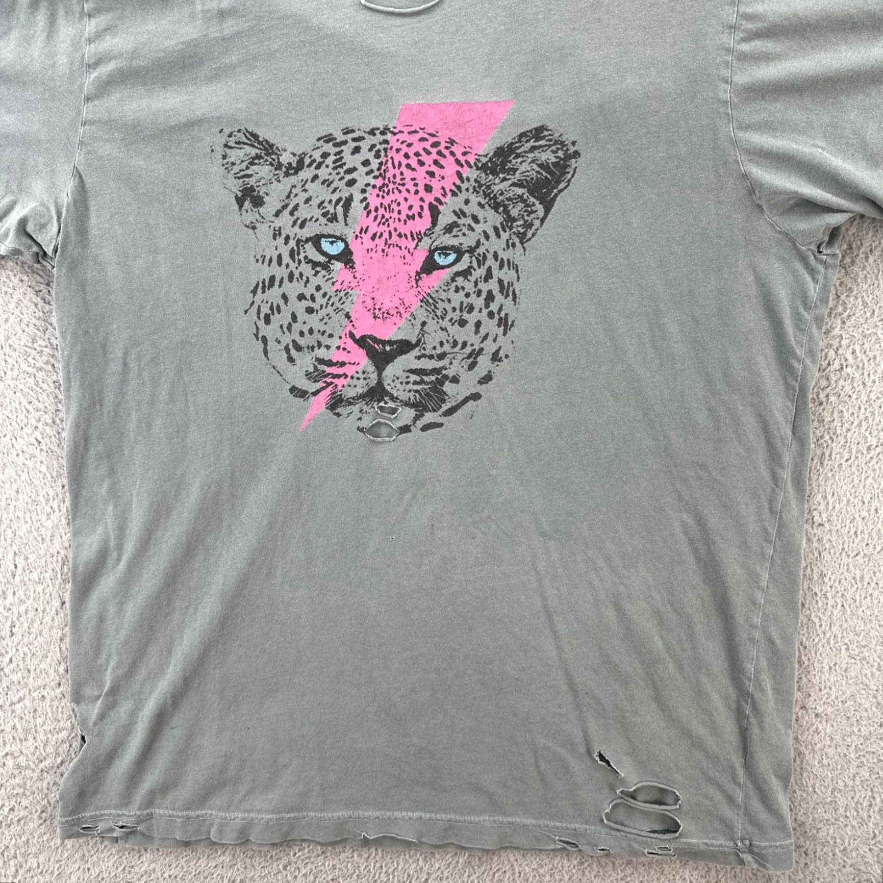 Lululemon VINTAGE Lululemon Studio Distressed Women’s Large Gray Green Graphic Print T Shirt Size L / US 10 / IT 46 - 4 Thumbnail