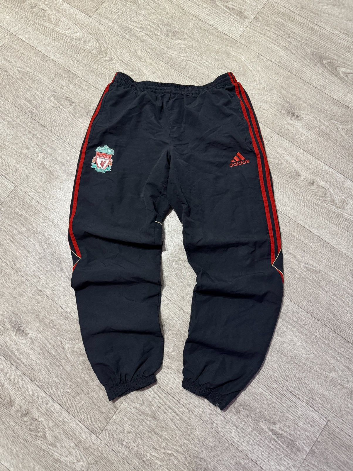 Adidas 🔷Vintage Adidas Liverpool 2009/10 Nylon Track Pants🔷 Size US 34 / EU 50 - 1 Thumbnail