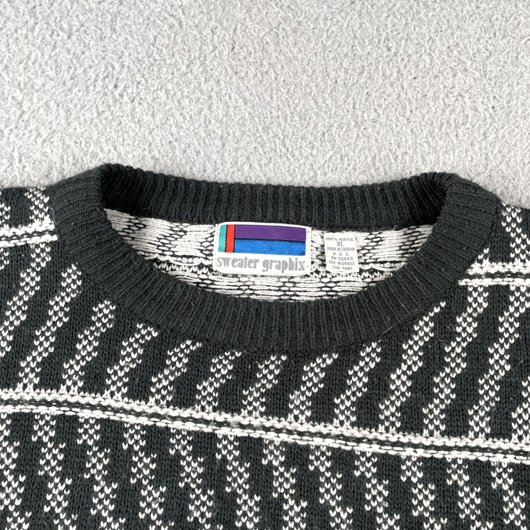 Vintage VINTAGE Sweater Graphix Acrylic Knit Geometric Sweater Mens XL Black & White 90s Size US XL / EU 56 / 4 - 5 Thumbnail