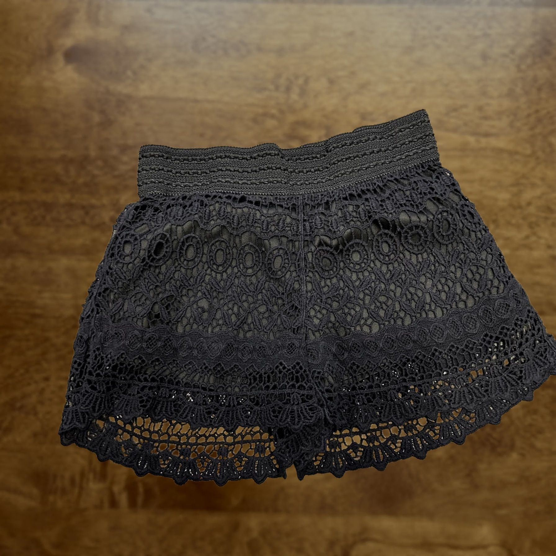 Vintage VINTAGE? Crochet Lace Shorts Womens Small Black Lined Elastic Waist Boho Festival Size 26" / US 2 / IT 38 - 1 Thumbnail