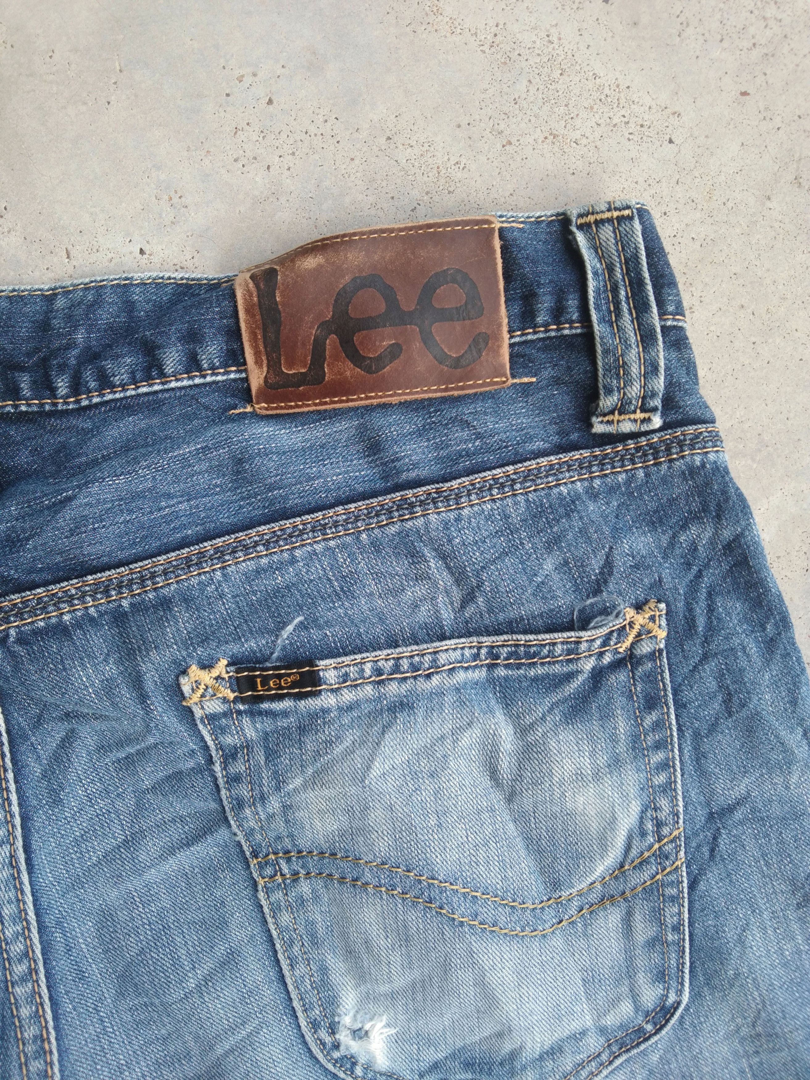 Japanese Brand Vintage Lee Faded Blue Straight Leg Distressed Jeans 36x34 Size US 36 / EU 52 - 3 Thumbnail