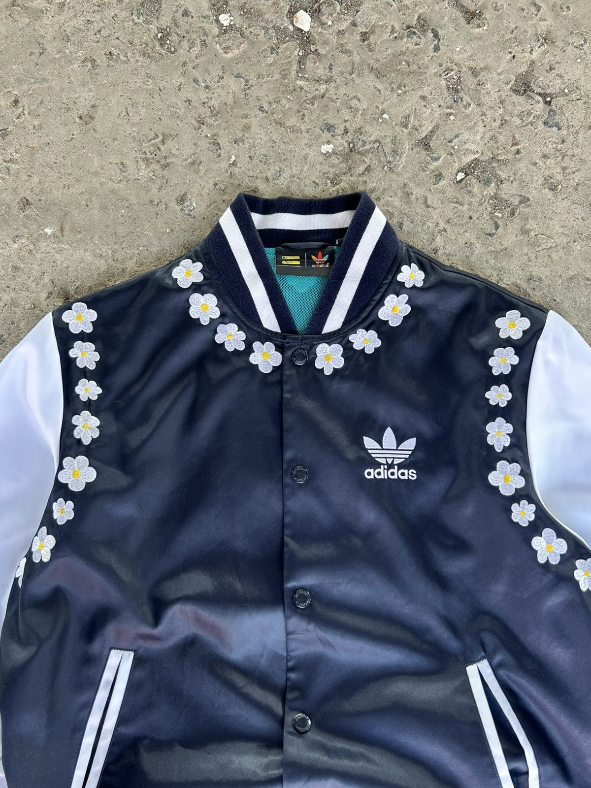 Human Made Adidas x Pharrell Williams Flowers 528Hz Buttom Track Jacket Size US M / EU 48-50 / 2 - 6 Thumbnail