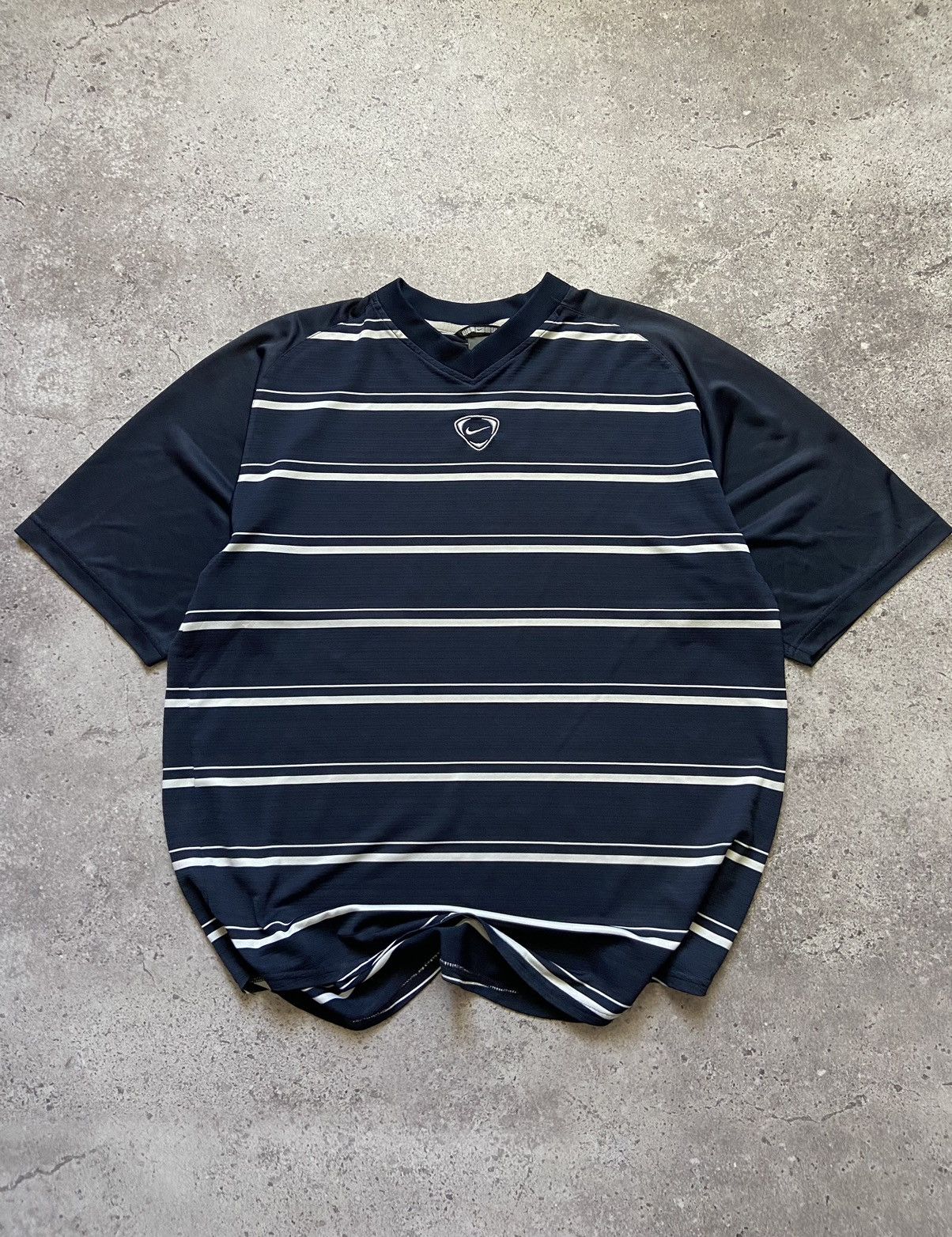 Nike Vintage Nike Team Center Swoosh Jersey T-Shirt Drill Y2K Size US L / EU 52-54 / 3 - 1 Thumbnail
