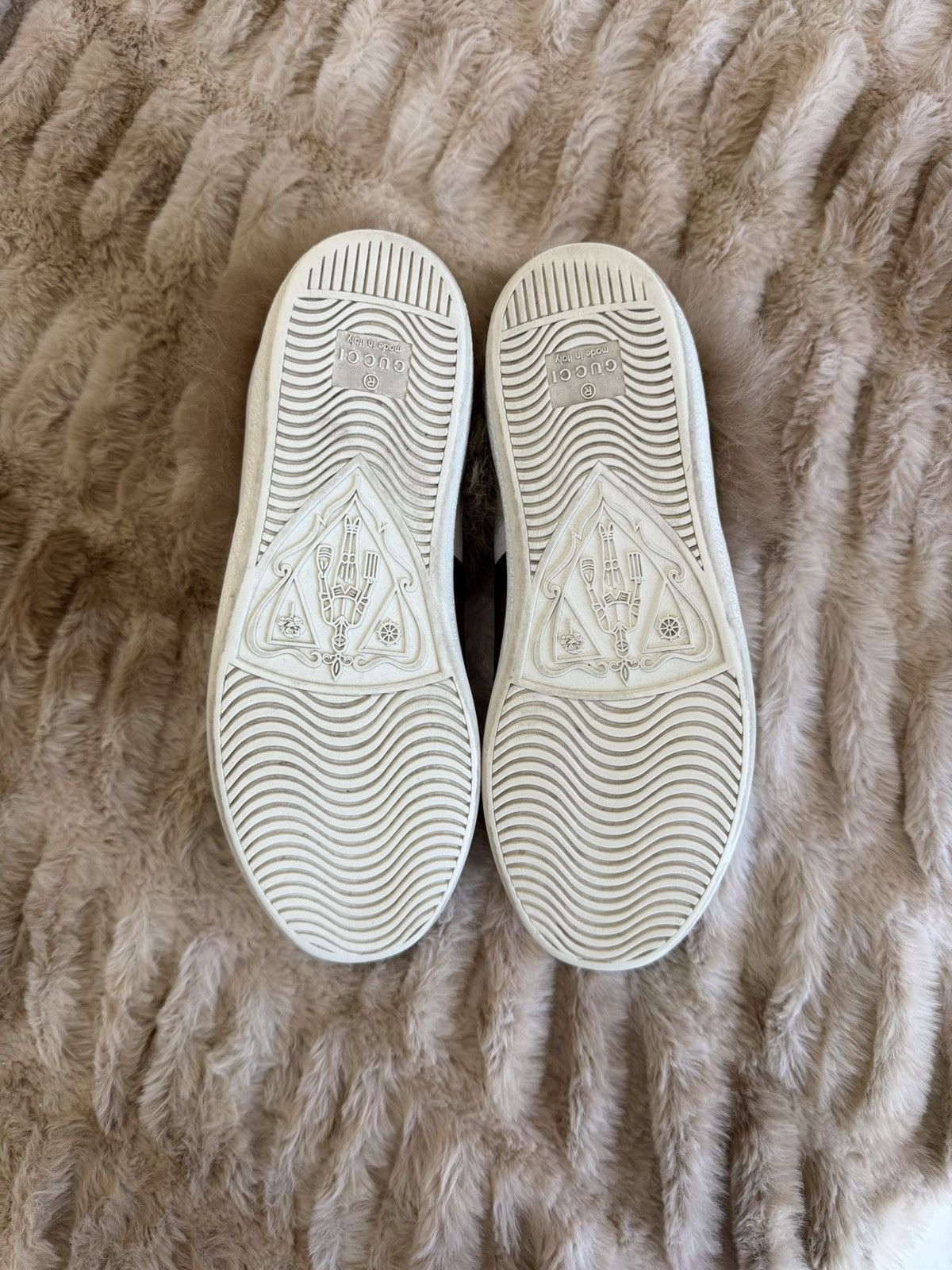Gucci Gucci Ace Embroidered Fur-Lined Size US 5 / IT 35 - 12 Thumbnail