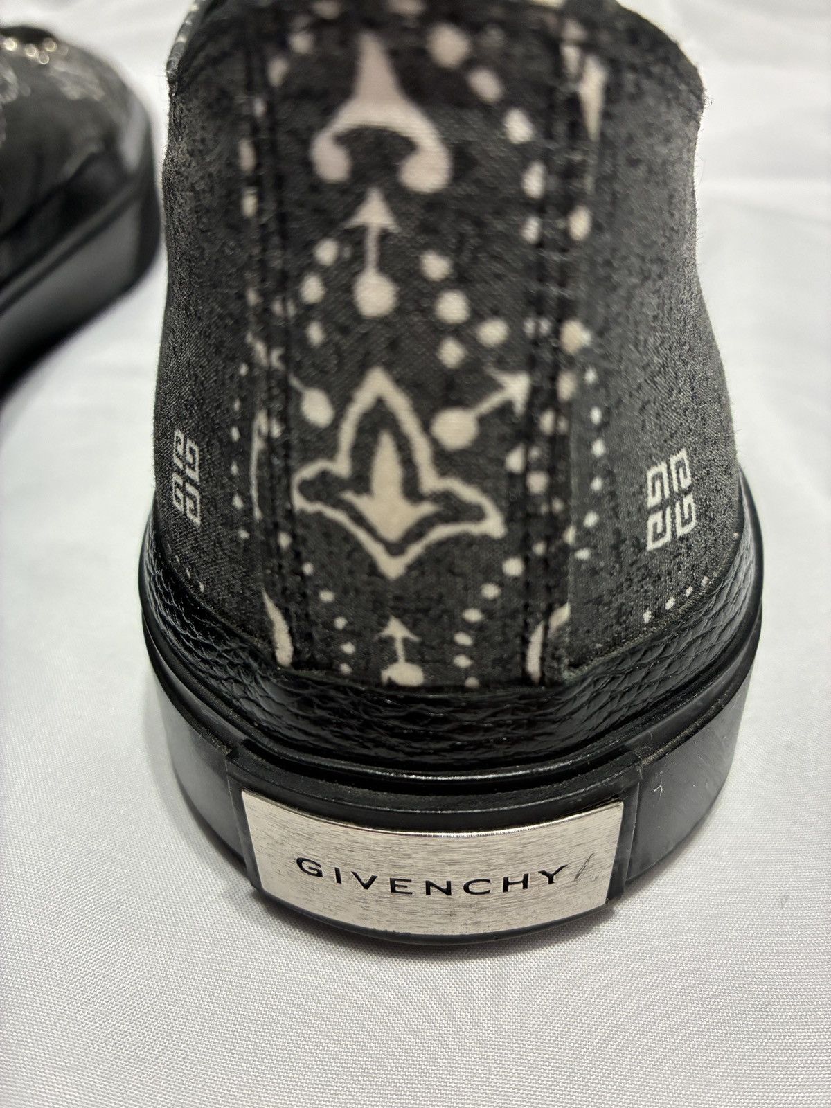 Givenchy Givenchy City leather trimmed Bandana print low top Size US 11 / EU 44 - 5 Thumbnail