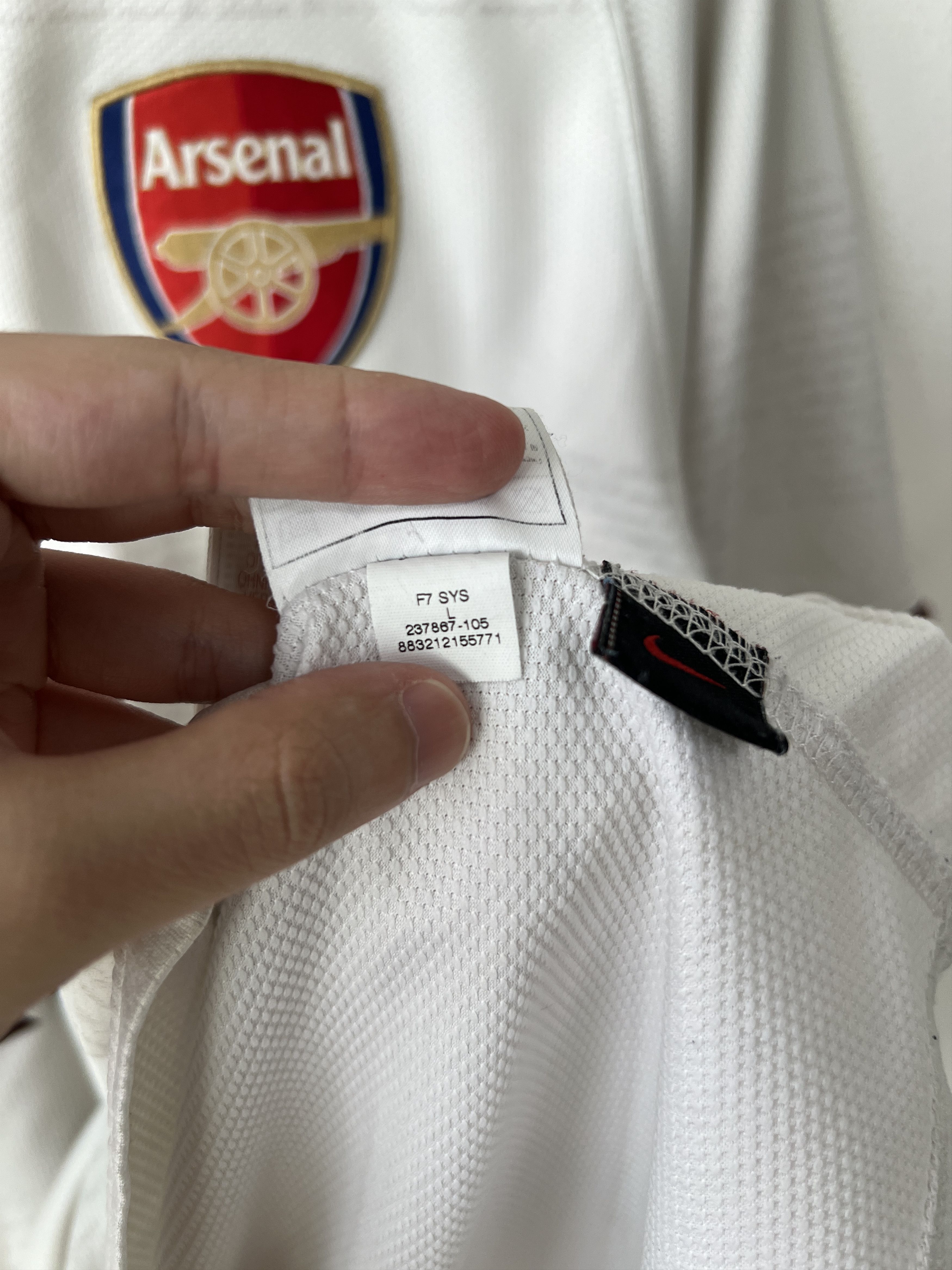 Nike (L) Arsenal 2007-08 Away Kit v. Persie #11 Size US L / EU 52-54 / 3 - 4 Thumbnail