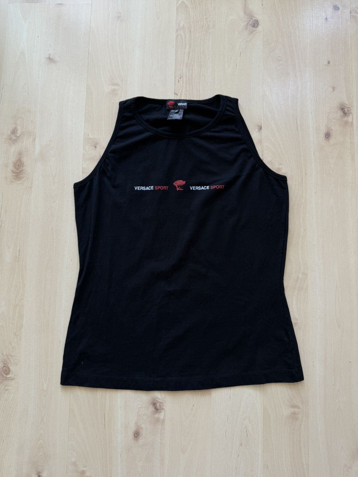 Versace Gianni Versace sport vintage tank top sleeveless tshirt Size XL / US 12-14 / IT 48-50 - 2 Thumbnail