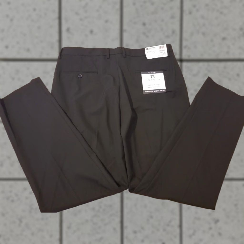 Haggar Haggar Pants Mens Dress Pants 38x32 Black Flat Front Poly 38 Inseam Straight Leg Slit/Slash Pocket Regular Size Department Men Size US 38 / EU 54 - 1 Thumbnail