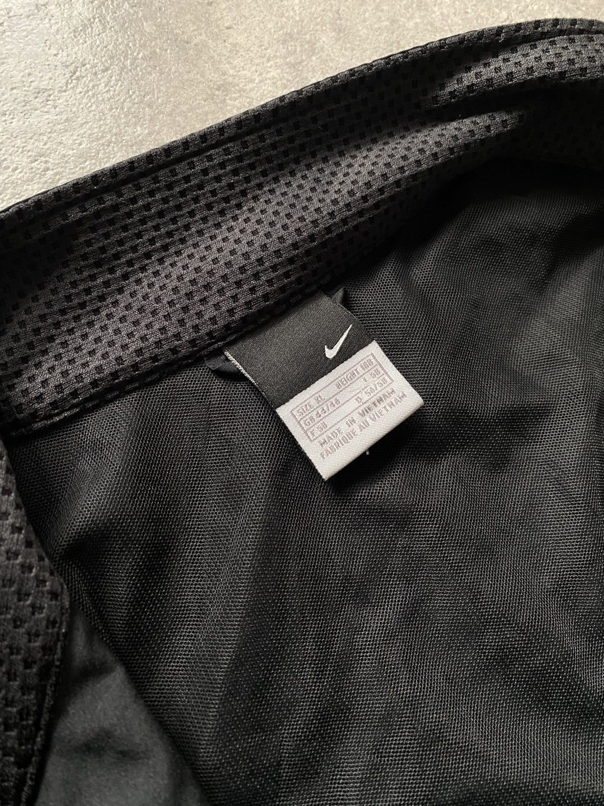 Nike Vintage Y2K Nike Black Windbreaker Jacket Full Zip Swoosh Size US XL / EU 56 / 4 - 4 Thumbnail