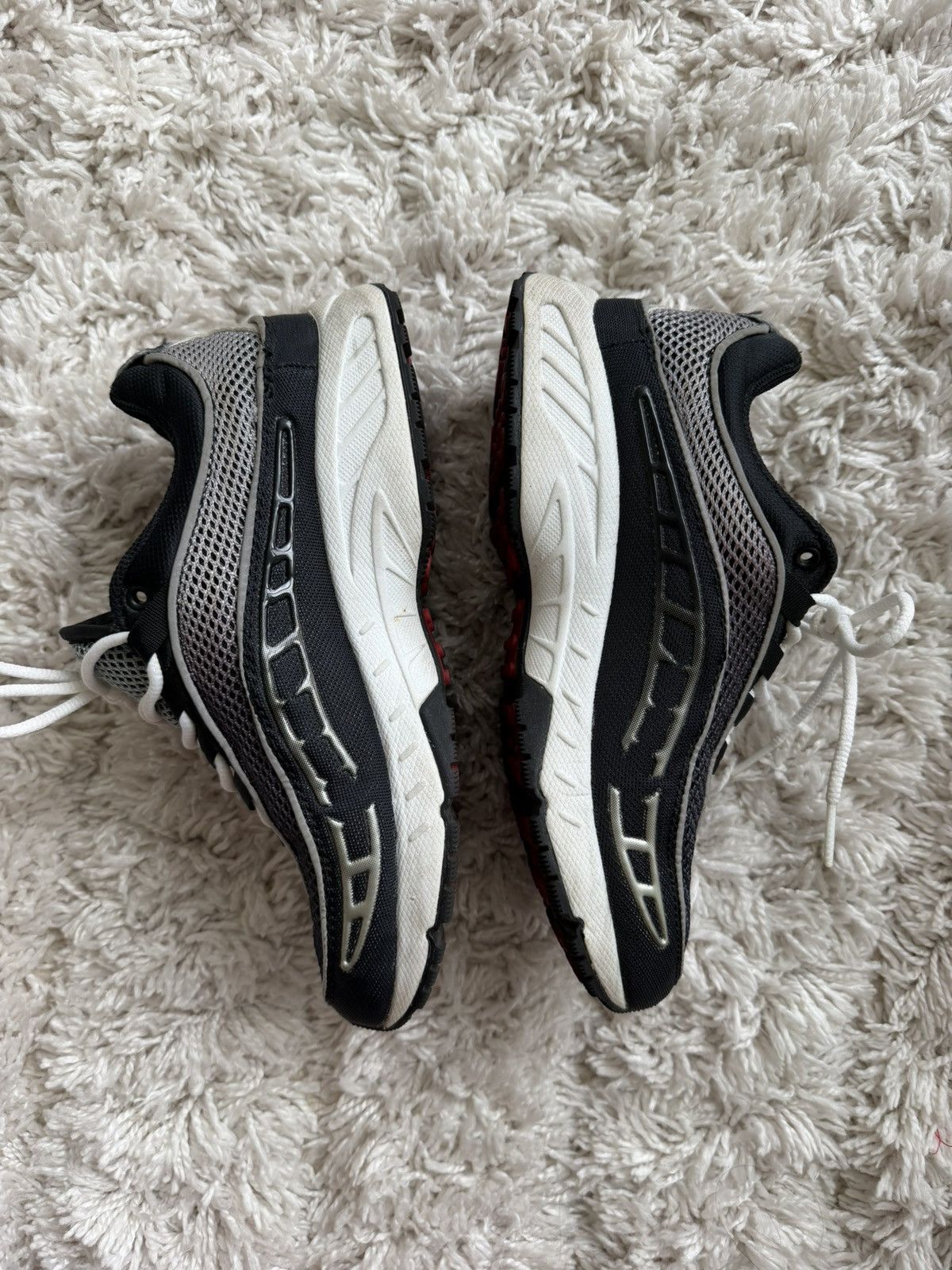 Nike Nike Air Famished Sz 5Y Womens 6.5 Black/Silver Vintage 2000 Size US 6.5 / IT 36.5 - 4 Thumbnail