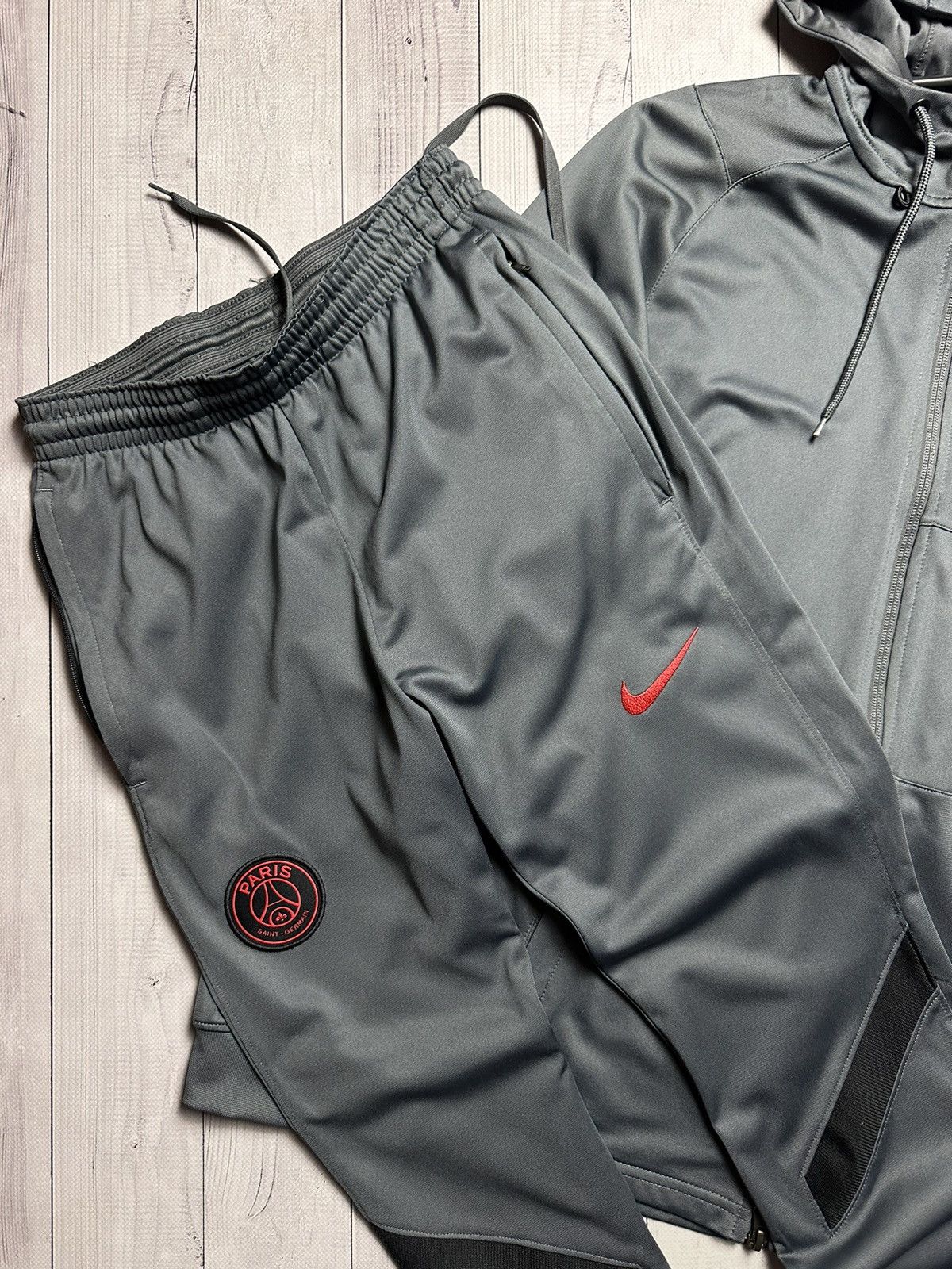 Nike × Vintage Vintage Nike Paris PSG soccer tracksuit size Xs logo Size US XS / EU 42 / 0 - 7 Thumbnail