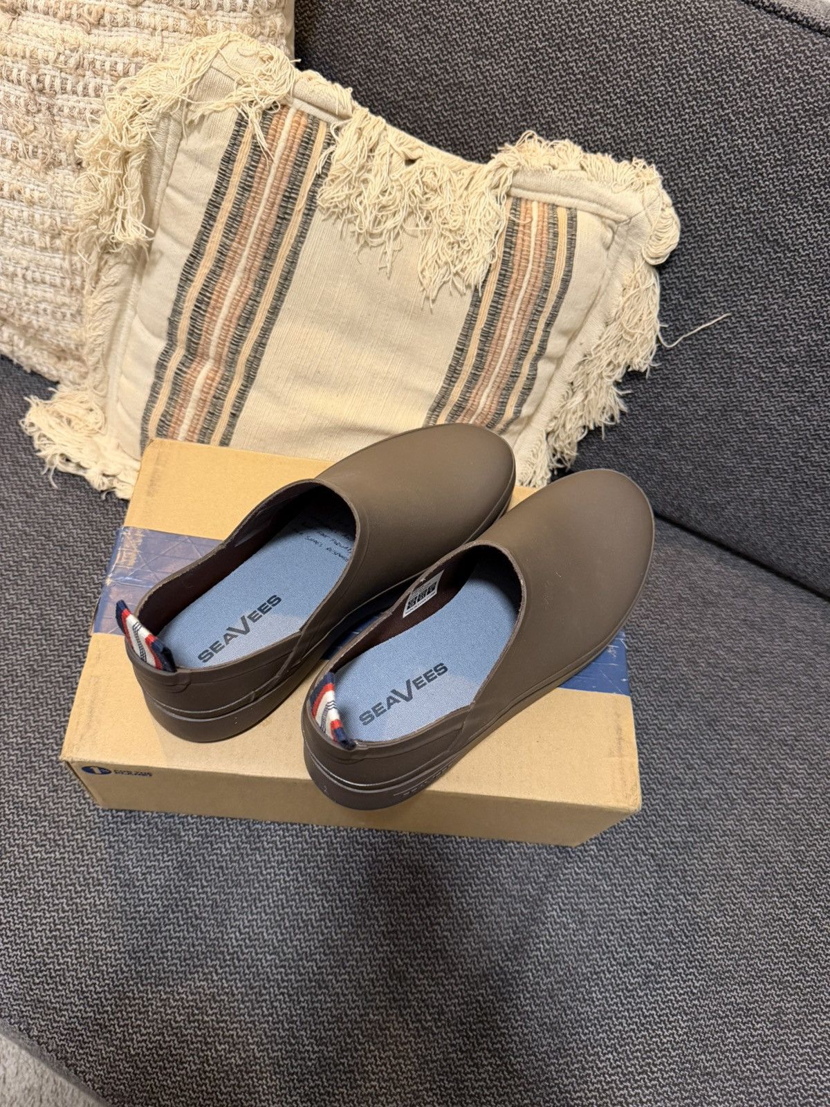 SeaVees Brand New SeaVees Brown Clogs Size US 10 / EU 43 - 5 Thumbnail