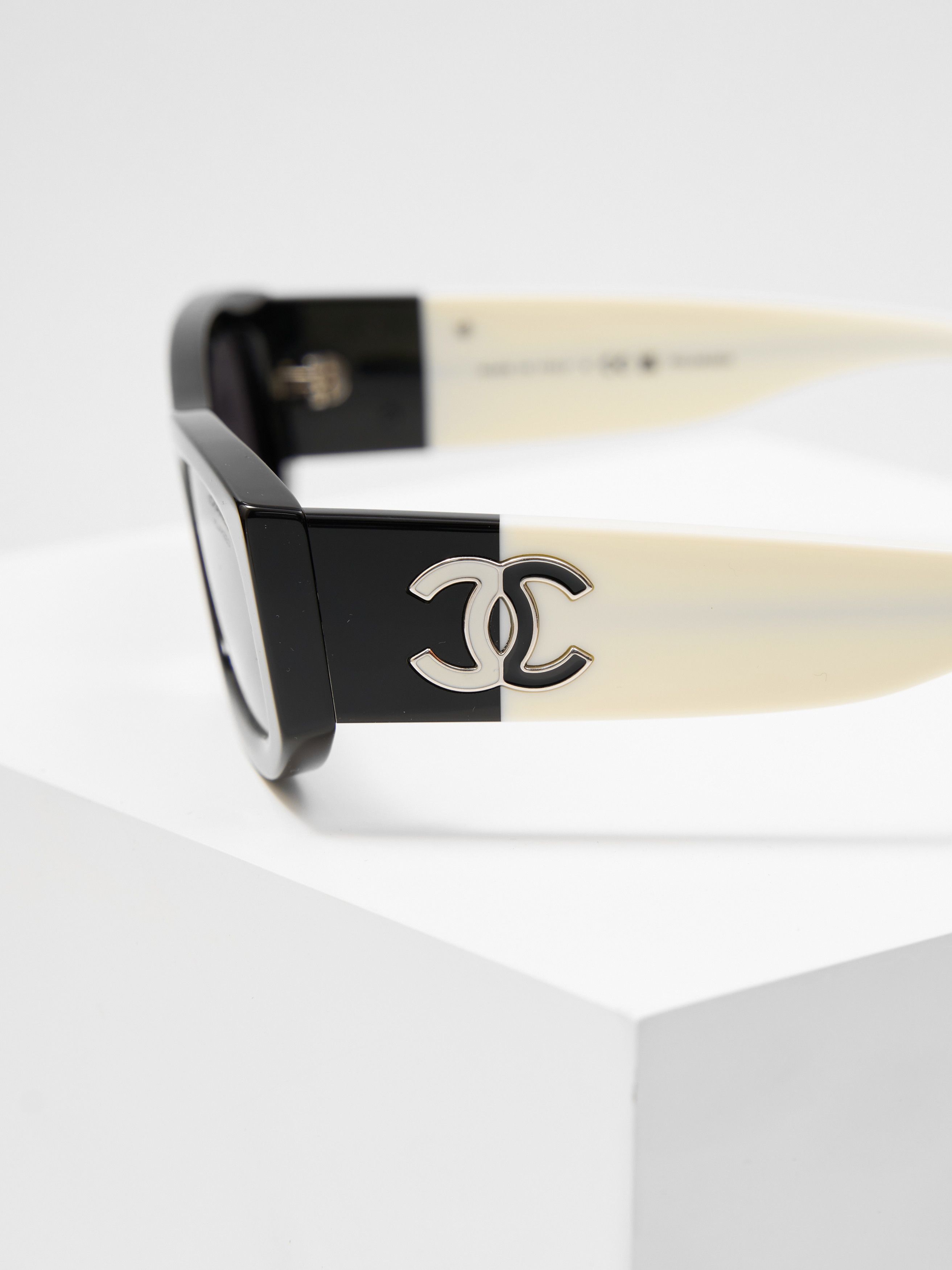 Chanel CHANEL 0CH5525 1656T8 Size ONE SIZE - 5 Thumbnail
