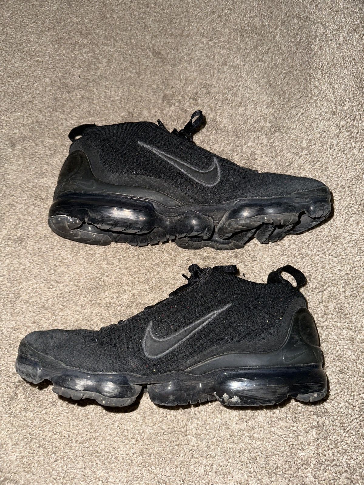 Nike Nike Vapormax Size US 9 / EU 42 - 2 Thumbnail