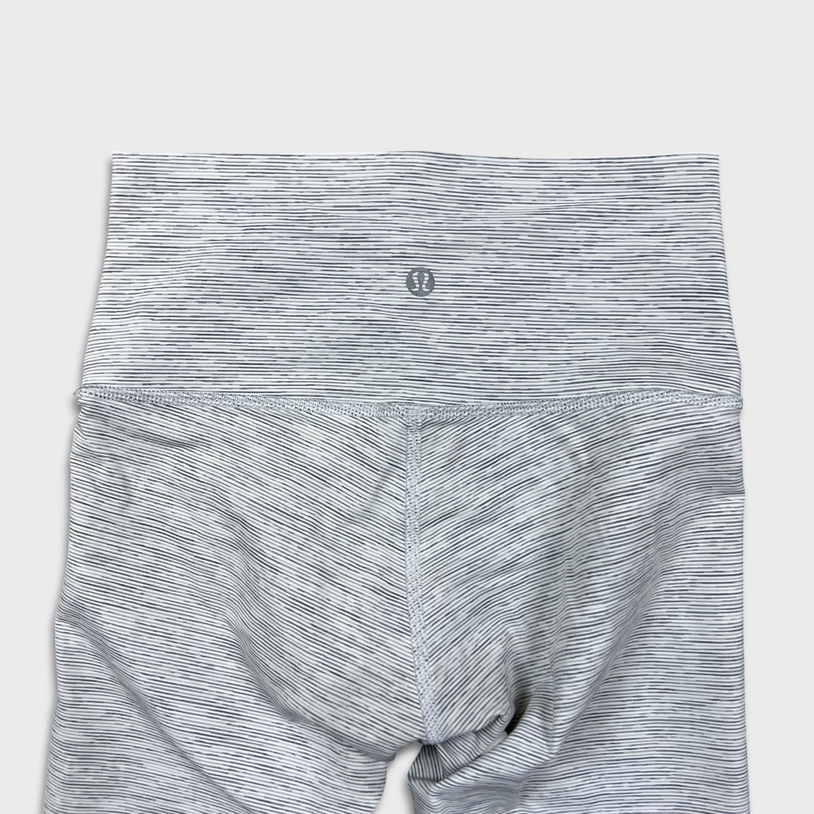 Lululemon Lululemon Wunder Under High Rise 7/8 Tight Luxtreme 25" Yoga Size 27" / US 4 / IT 40 - 5 Thumbnail
