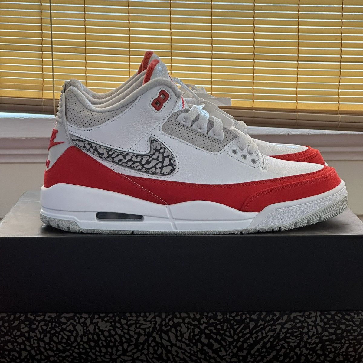 Jordan Brand Nike Air Jordan 3 Retro Tinker Air Max 1 Size US 8.5 / EU 41-42 - 4 Thumbnail