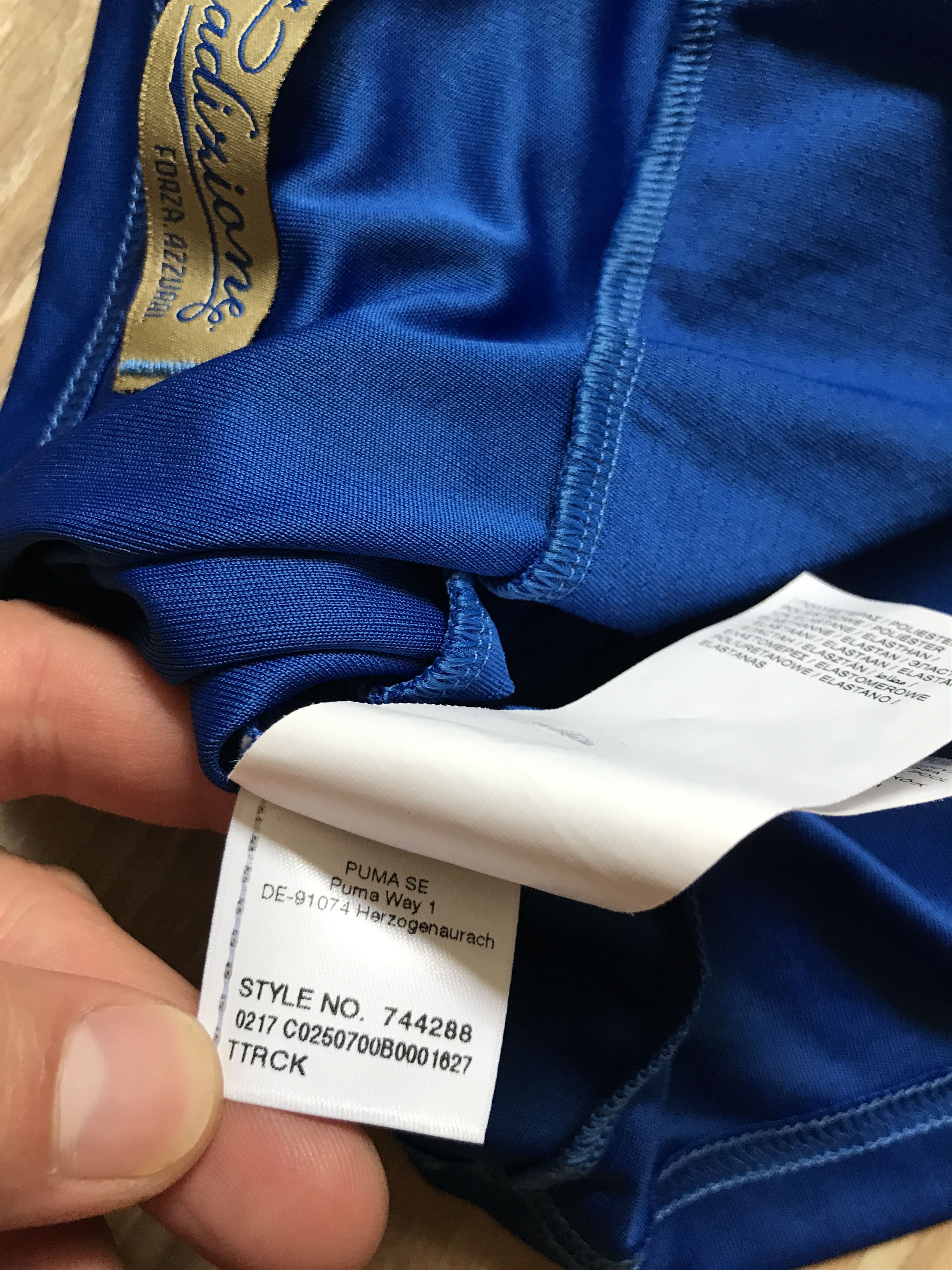 Puma × Vintage Vintage Puma Italy Home Football Shirt 2014-2015 Size US S / EU 44-46 / 1 - 7 Thumbnail