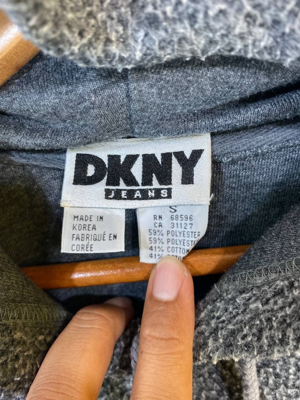 DKNY dkny fleece hoody embroided logo nice design Size US S / EU 44-46 / 1 - 4 Thumbnail
