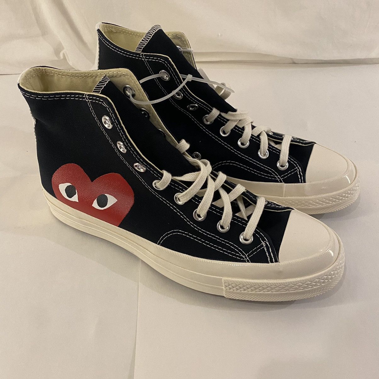 Comme des Garcons PLAY × Converse CDG converse AKA heart shoe bad? Size US 9 / EU 42 - 1 Thumbnail