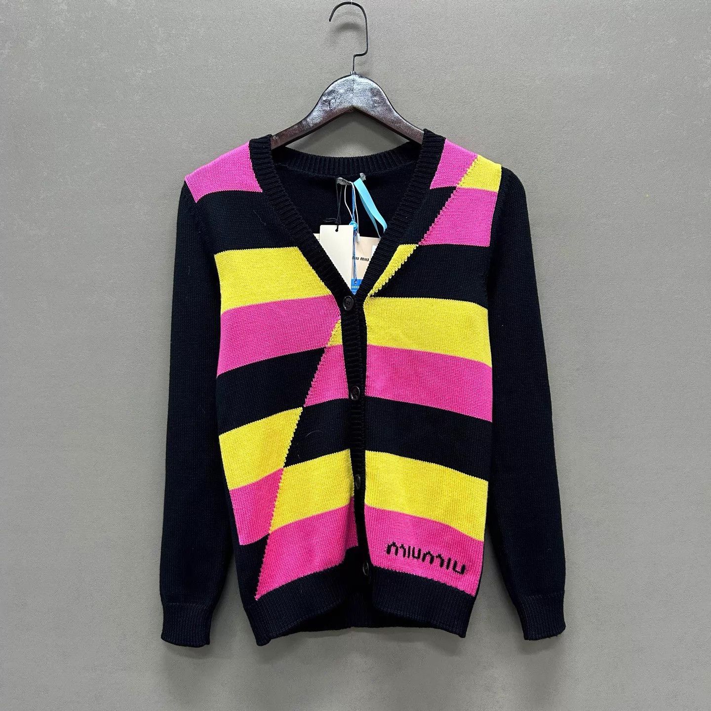 Miu Miu MIU MIU NWT colorblocked V-neck long sleeve cardigan 36 Size XS / US 0-2 / IT 36-38 - 1 Thumbnail