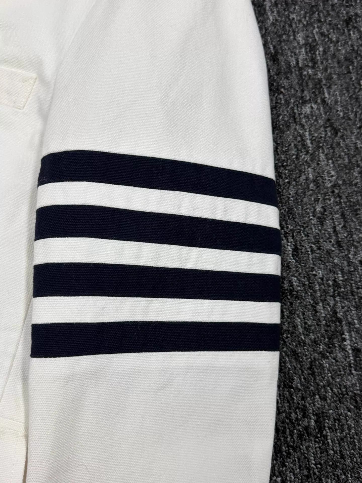 Thom Browne Thom Browne Men's White Four-Bar Suit Size3 Size US L / EU 52-54 / 3 - 4 Thumbnail