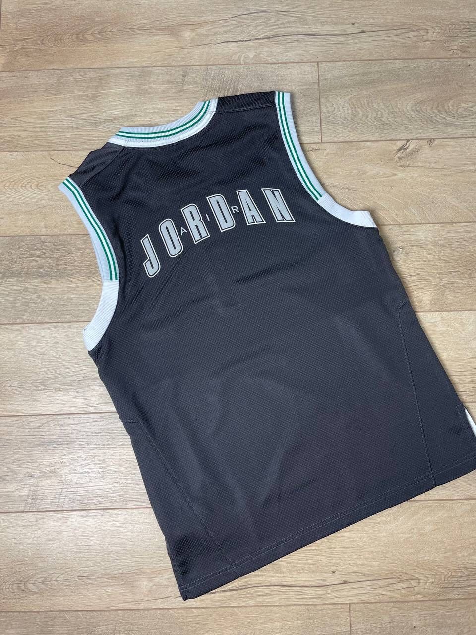 Jordan Brand × Vintage Vintage Y2K Air Jordan 23 Big Logo Singlet Jersey Tee Shirt Size US L / EU 52-54 / 3 - 14 Thumbnail