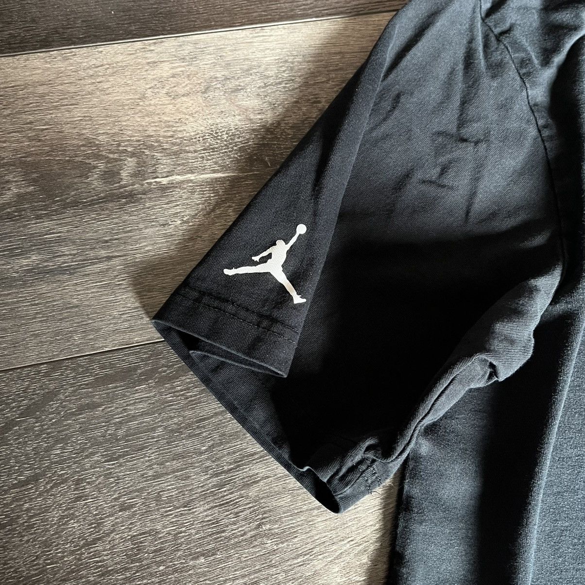 Jordan Brand Nike Air Jordan Hoops for Heroes Philip Burke Graphic Tee Size US L / EU 52-54 / 3 - 5 Thumbnail