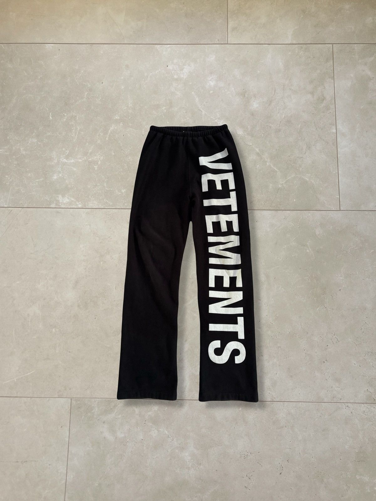 Vetements Vetements FW19 Spellout Sweats Size US 30 / EU 46 - 1 Thumbnail