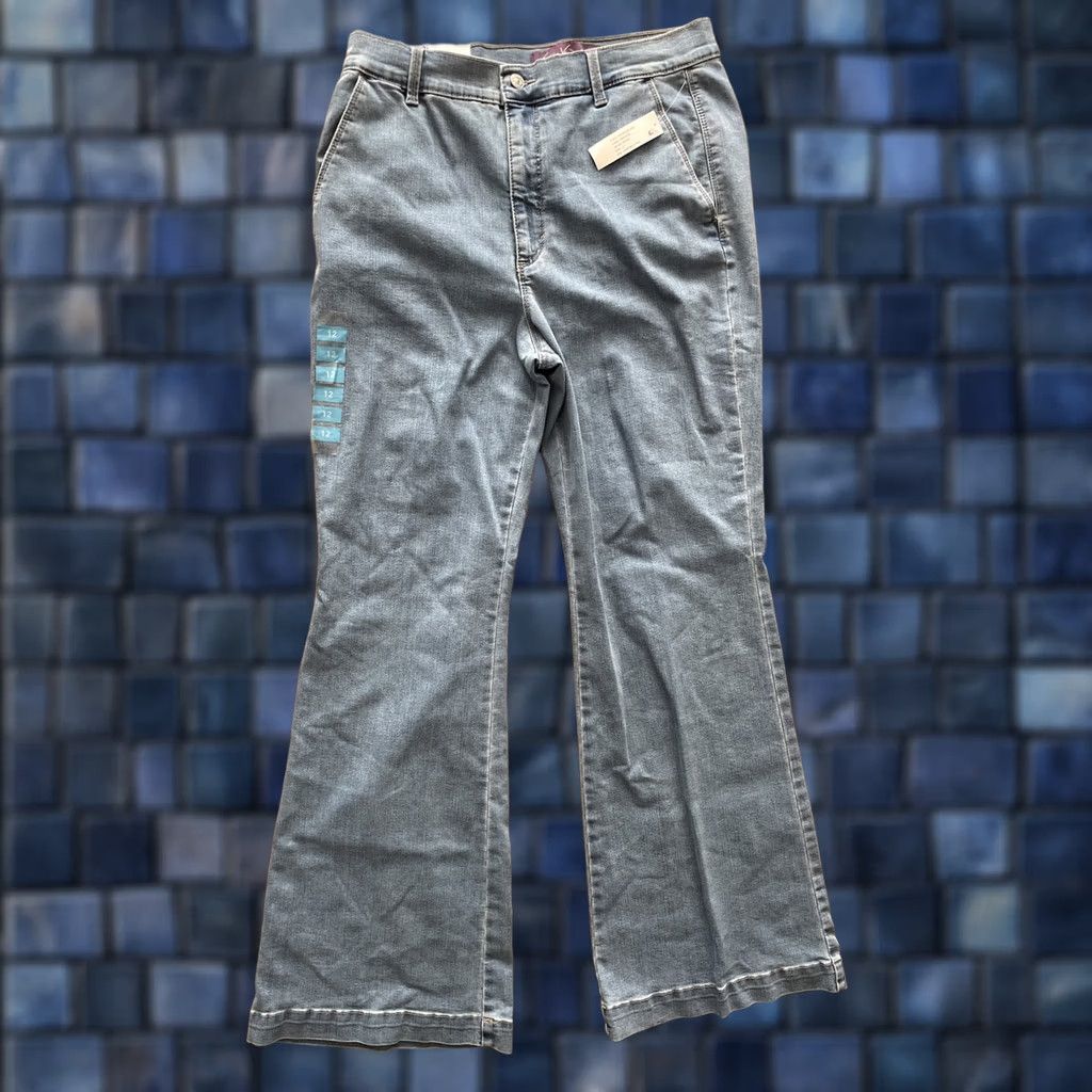 Gloria Vanderbilt Gloria Vanderbilt Jeans Flare High Rise Blue Denim Trouser Size 12 33x33 Hippie Boho Size 34" / US 12 / IT 48 - 1 Thumbnail