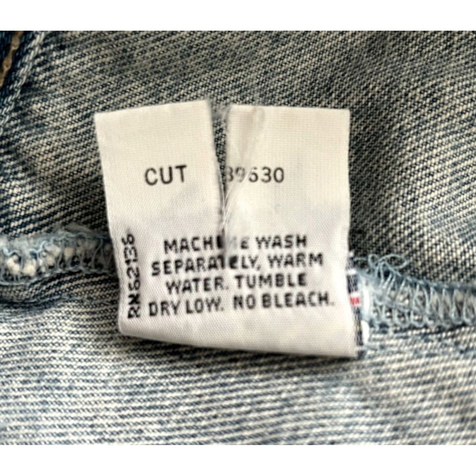 Guess VINTAGE Guess Jeans Denim Trucker Jacket Woman's Jeans USA Made in USA Sz L Blue 90s Signature Denim Trucker Jacket Womens Size 36" / US 14 / IT 50 - 6 Thumbnail