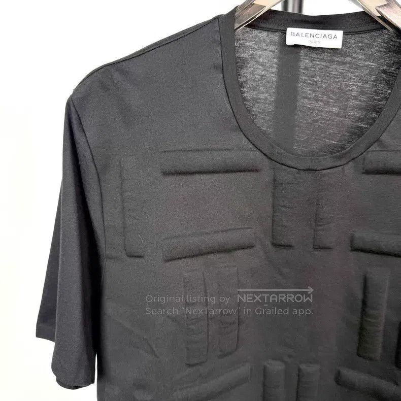 Balenciaga Balenciaga Embossed Solid Short Sleeve Size US L / EU 52-54 / 3 - 5 Thumbnail